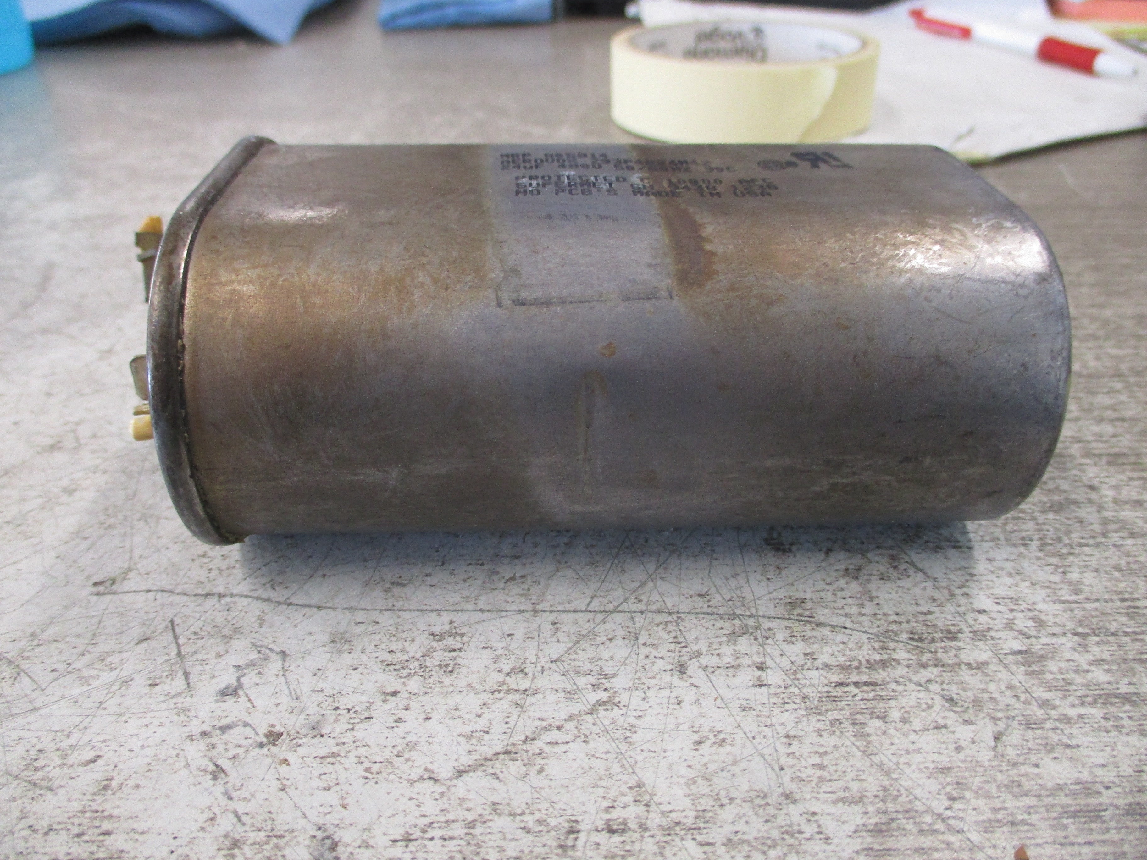 Aerovox Capacitor Z93P4824M42 24uF 480V 50/60Hz Used