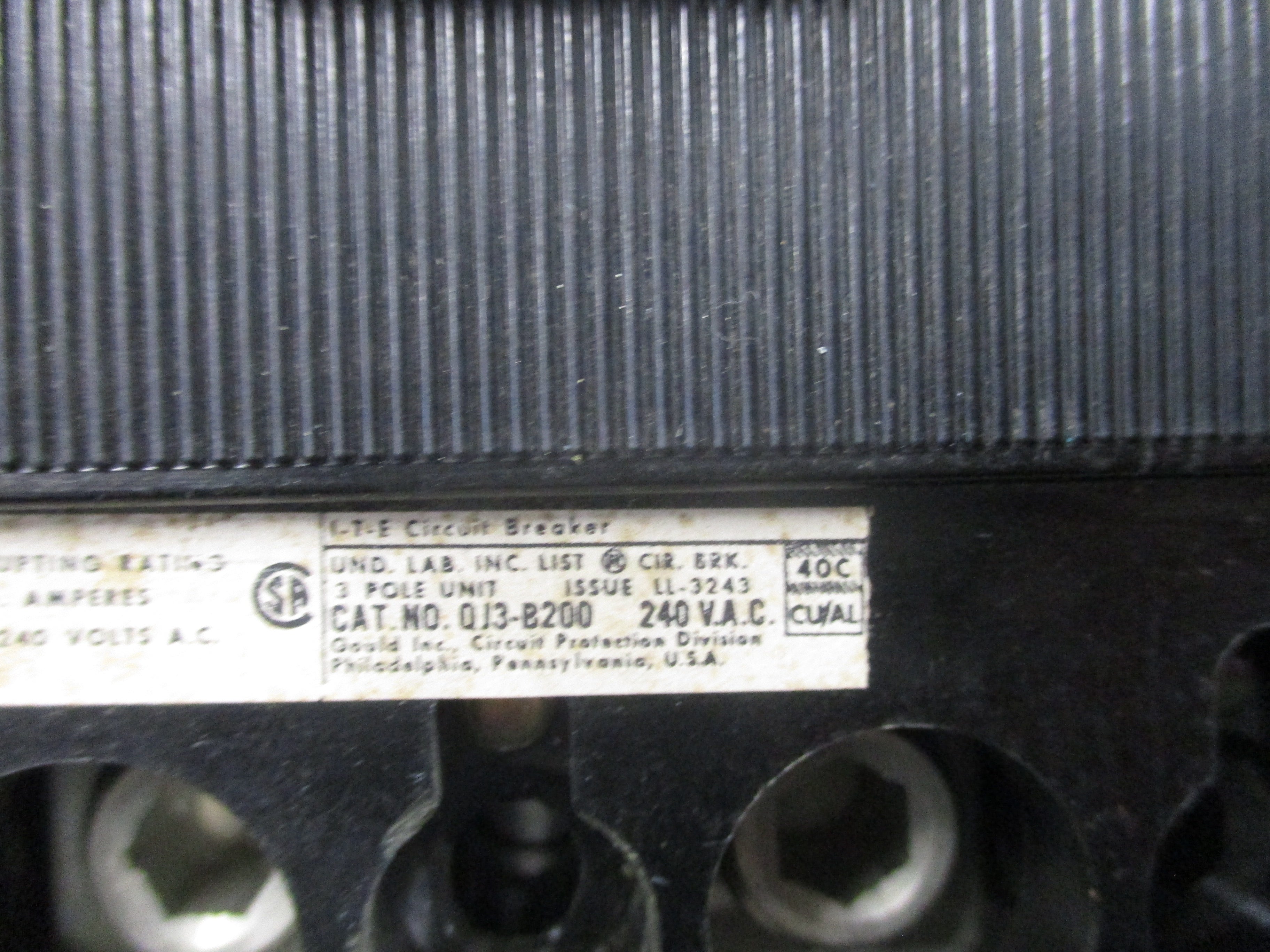 ITE Circuit Breaker QJ3-B200 200A 240V 3P Used