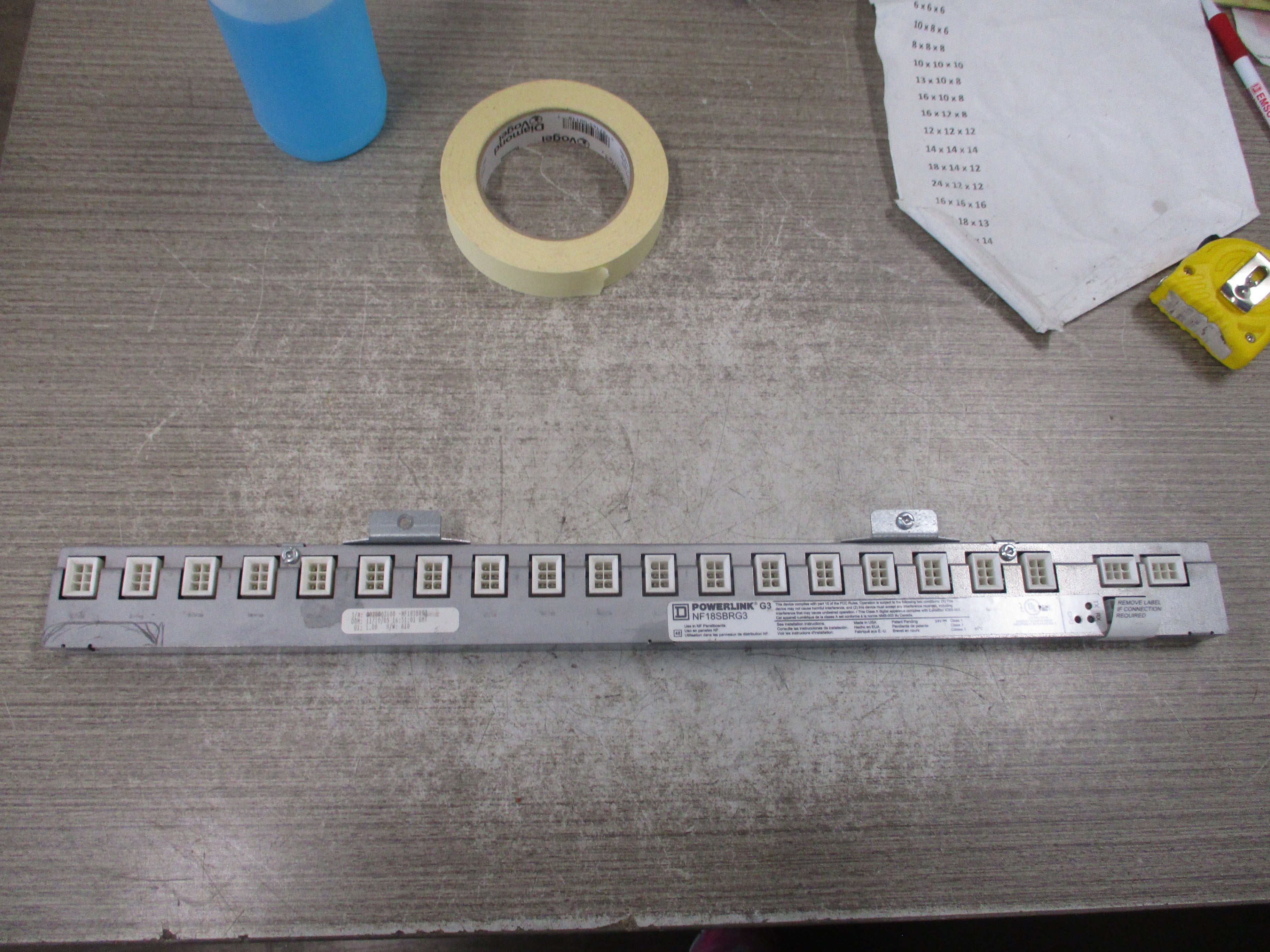 Square D Powerlink G3 Circuit Control Bus NF18SBRG3 *Missing (1) Mounting Screw* Used