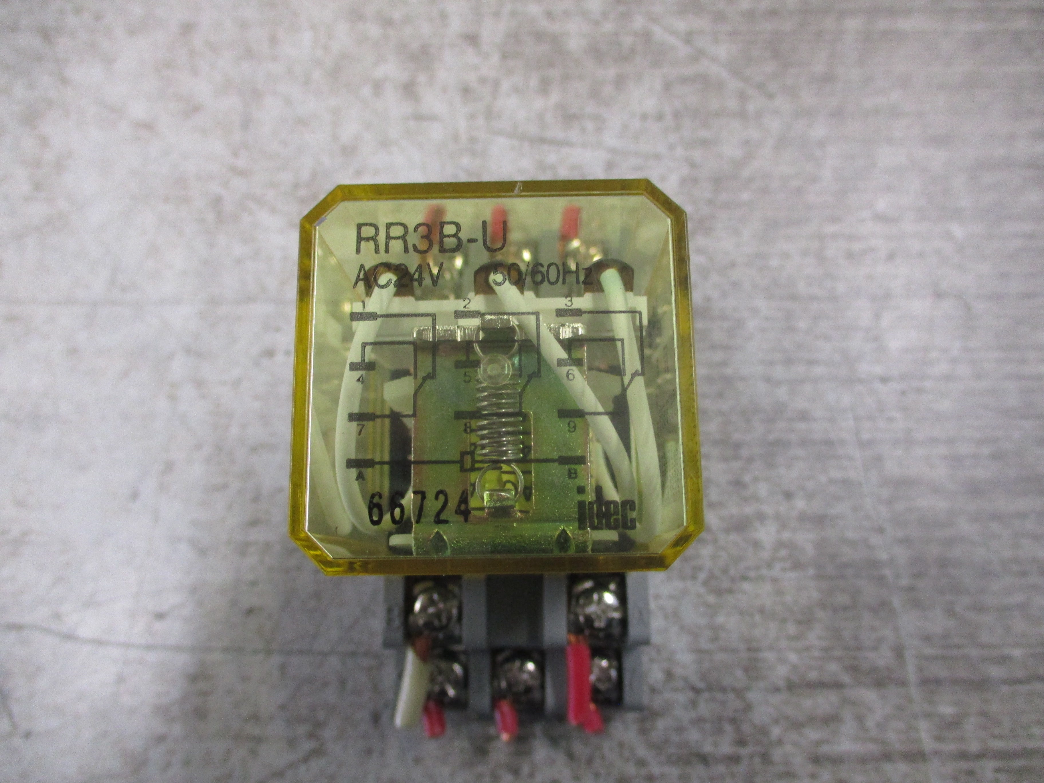 Idec Relay PR3B-U 24V Coil W/Base Used