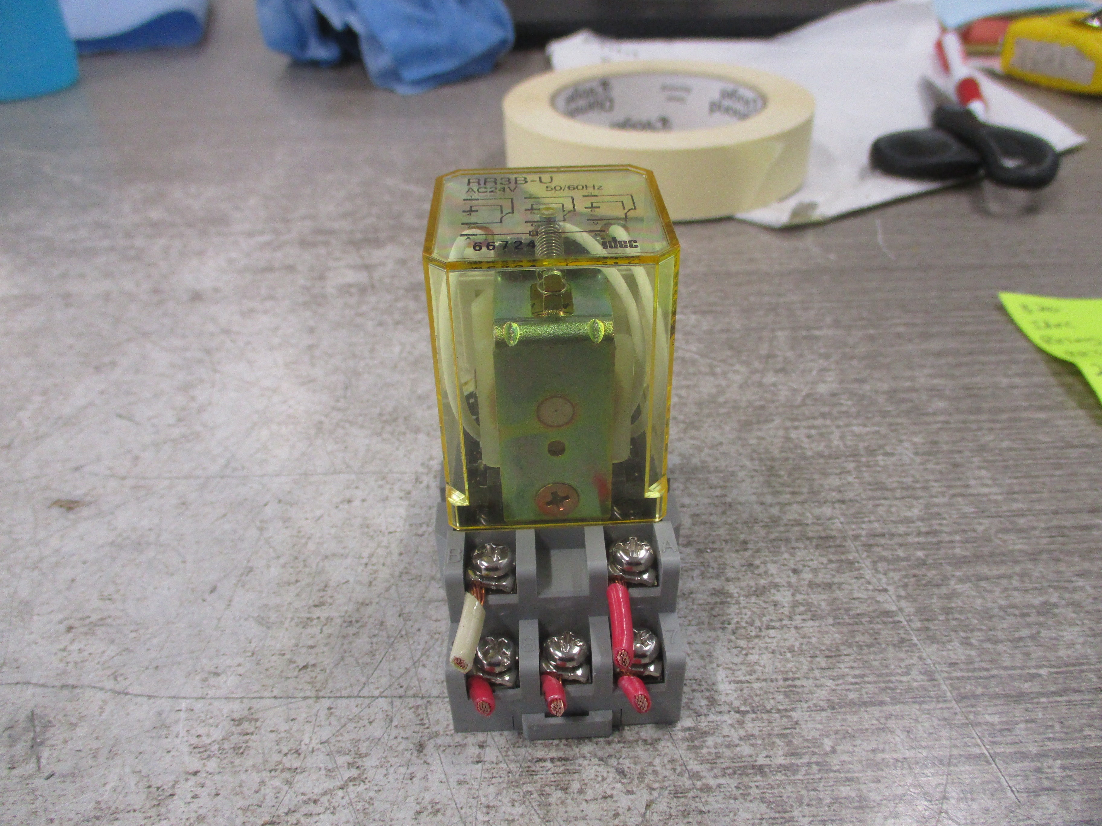 Idec Relay PR3B-U 24V Coil W/Base Used