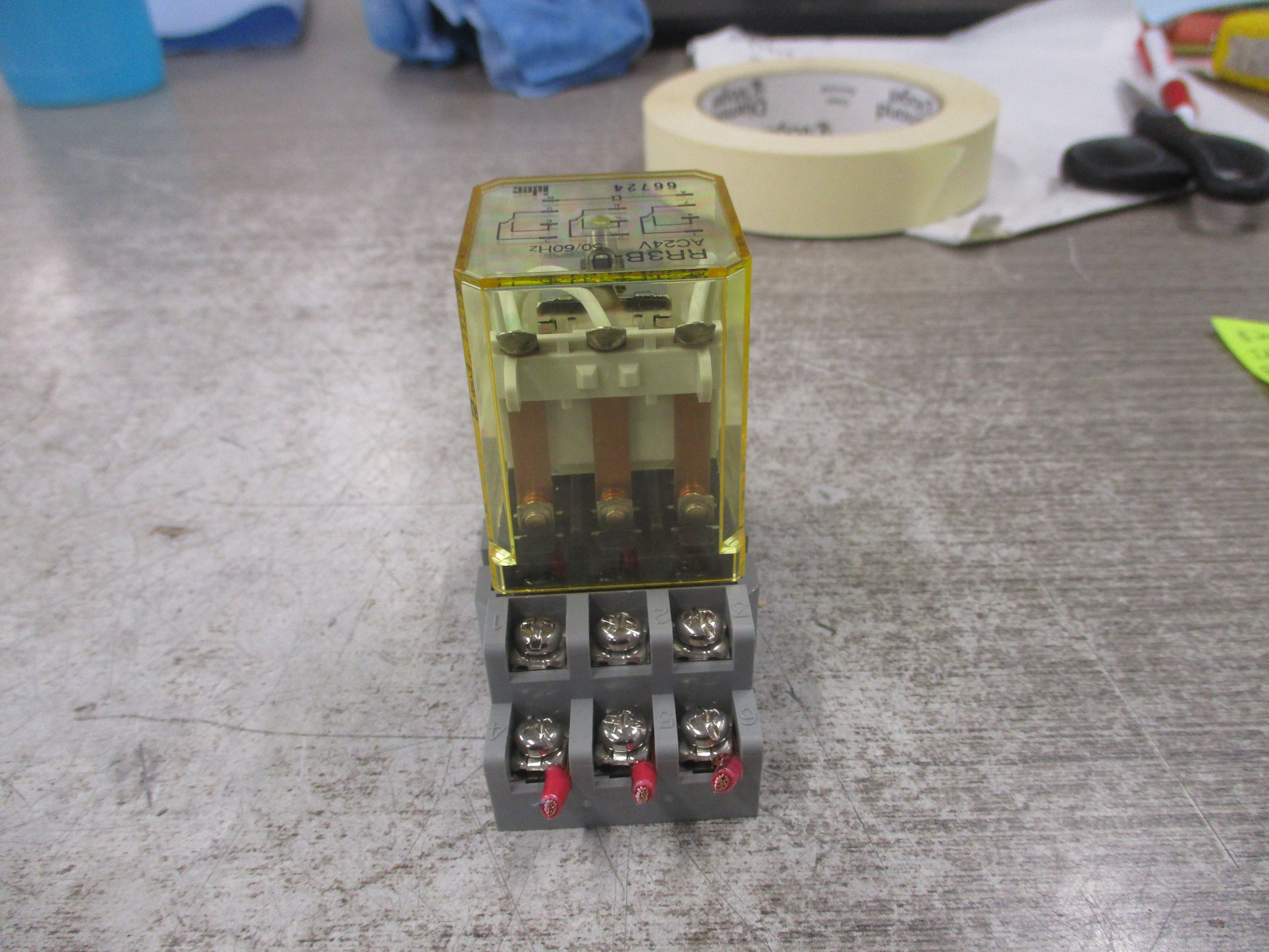 Idec Relay PR3B-U 24V Coil W/Base Used