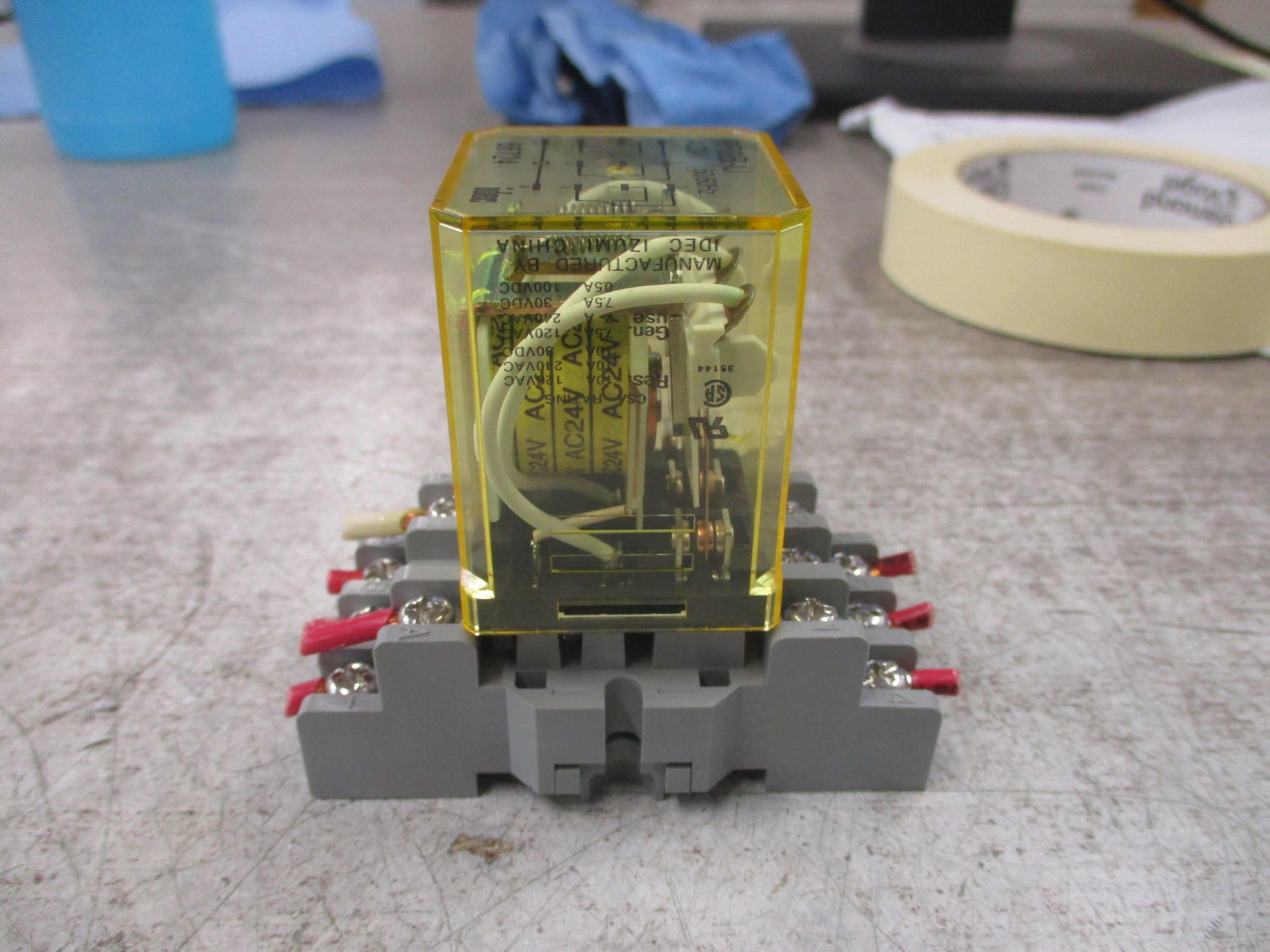 Idec Relay PR3B-U 24V Coil W/Base Used