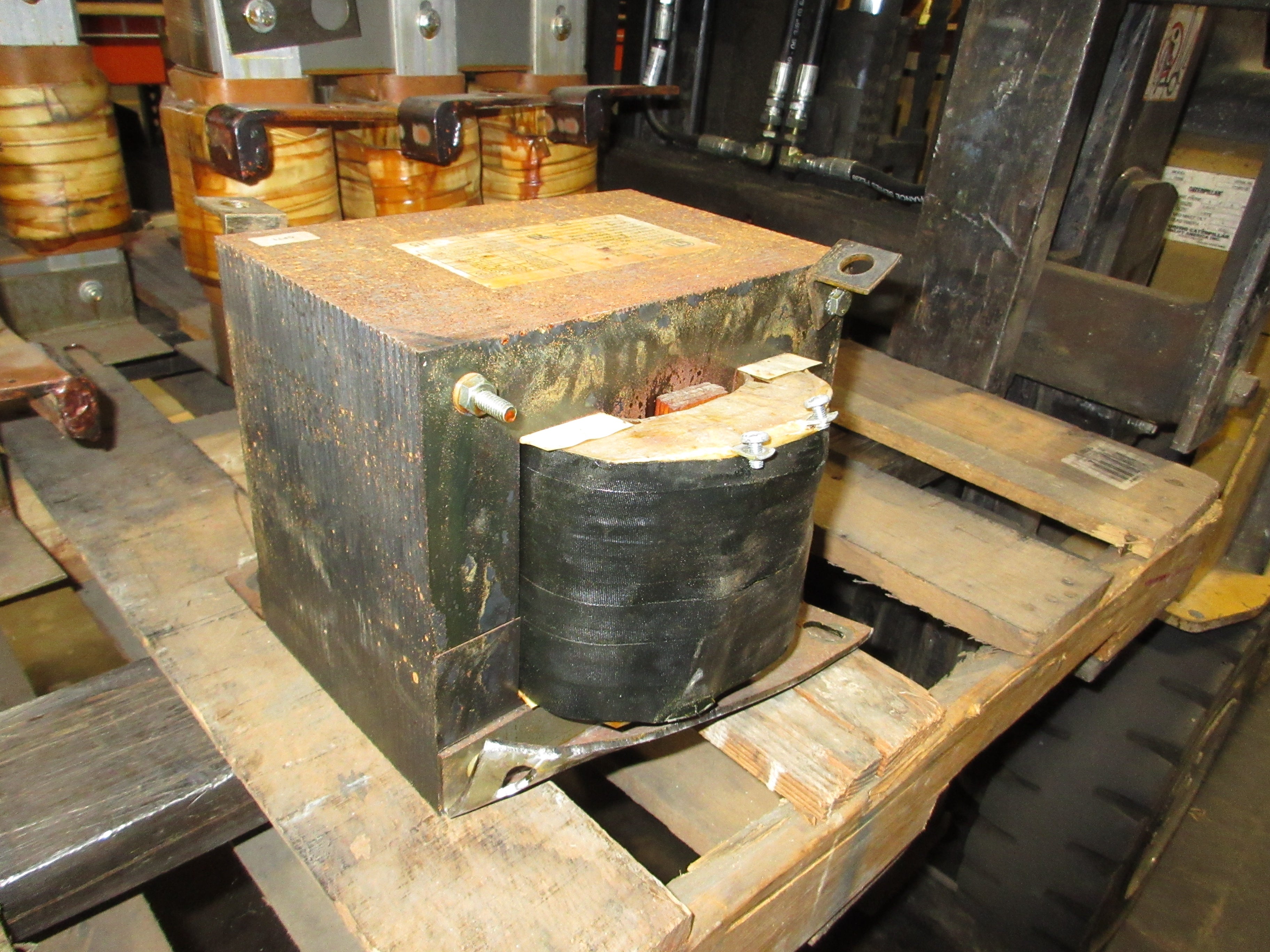 GTi Transformer PC33130P331 Rev. 1 3.3KVA Pri: 460V Sec: 230V Used