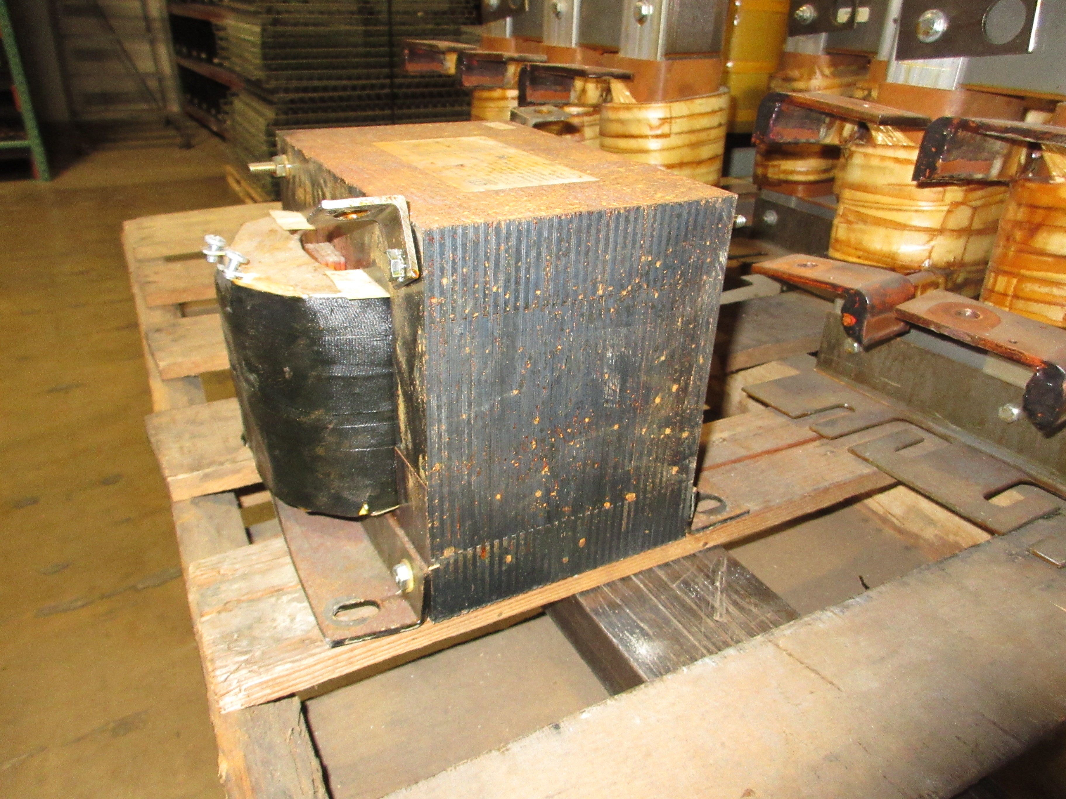 GTi Transformer PC33130P331 Rev. 1 3.3KVA Pri: 460V Sec: 230V Used