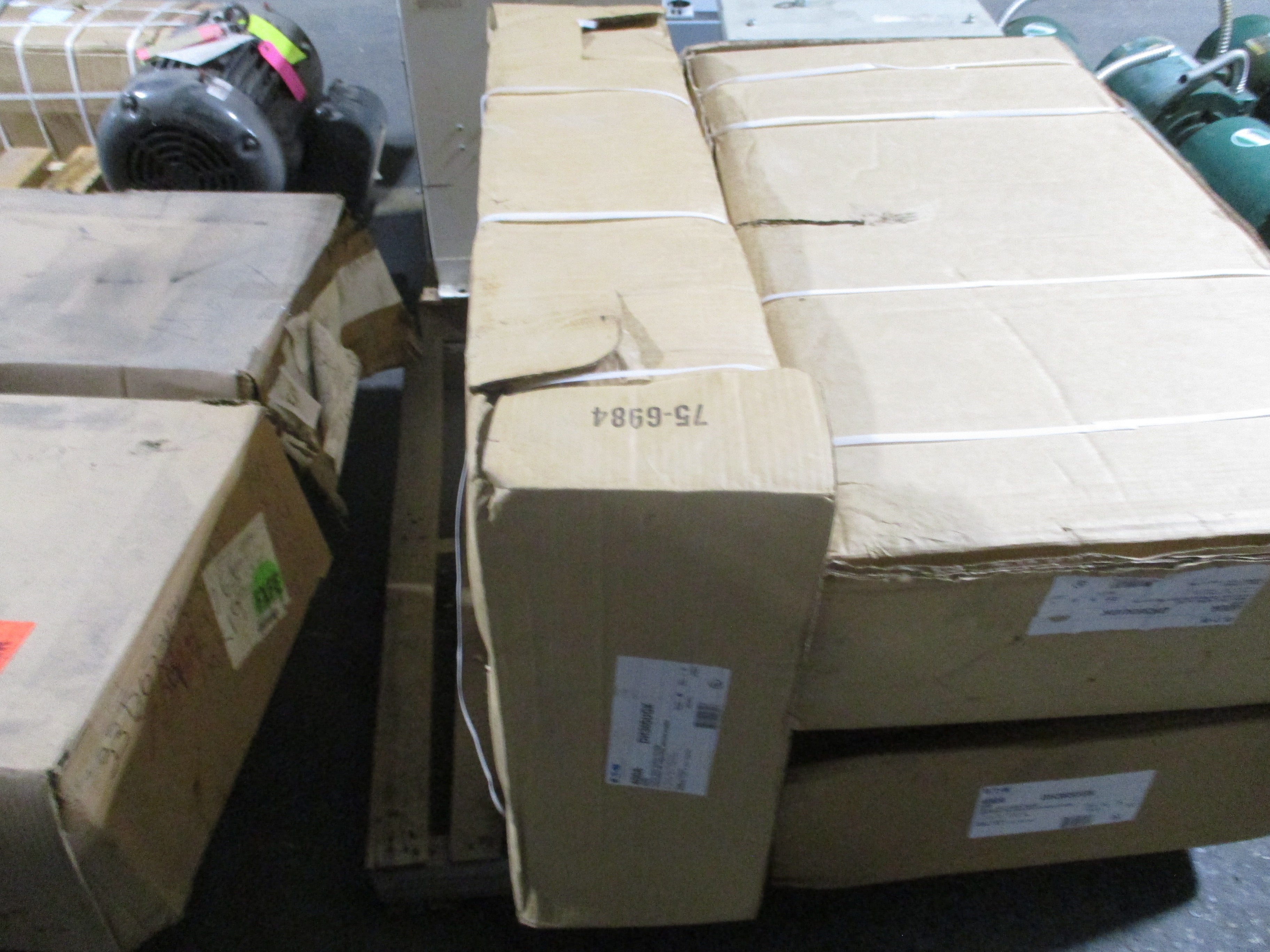 Eaton Fusible Safety Switch/Disconnect DH365UGK 400A 600V 3P New Surplus