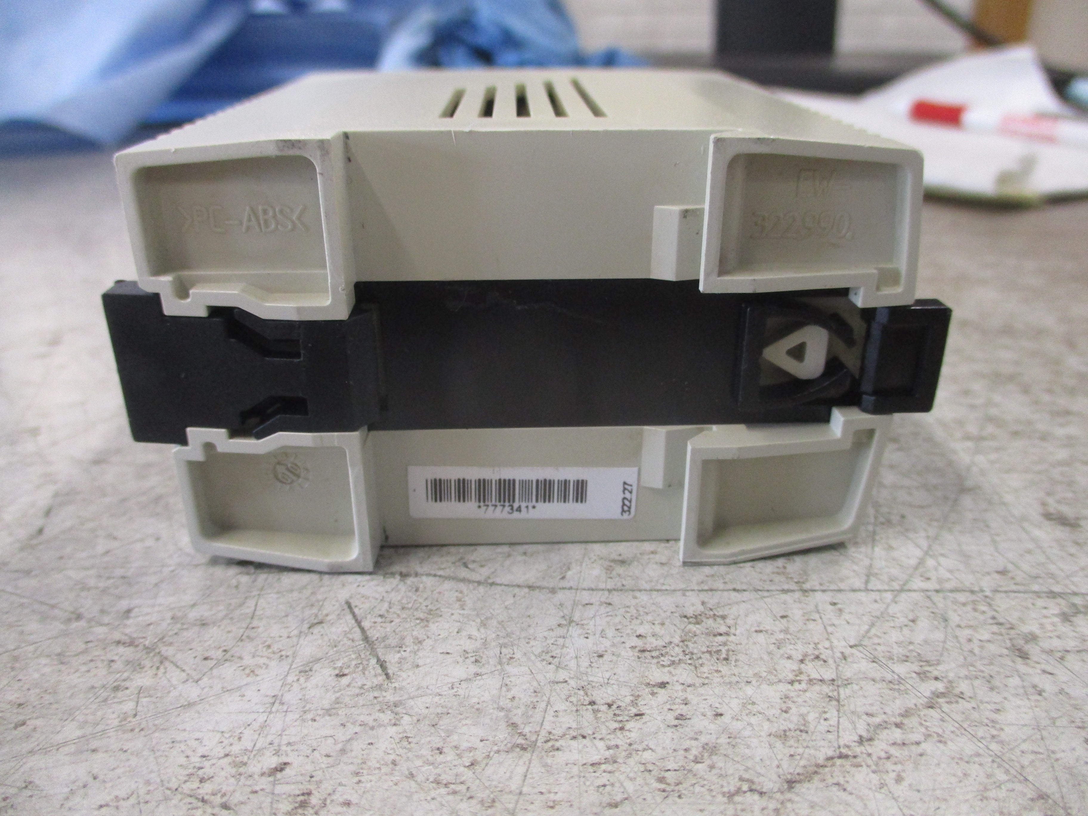Sola Power Supply SDP1-24-100 Input: 85-264VAC 0.6-0.25A 43-67Hz