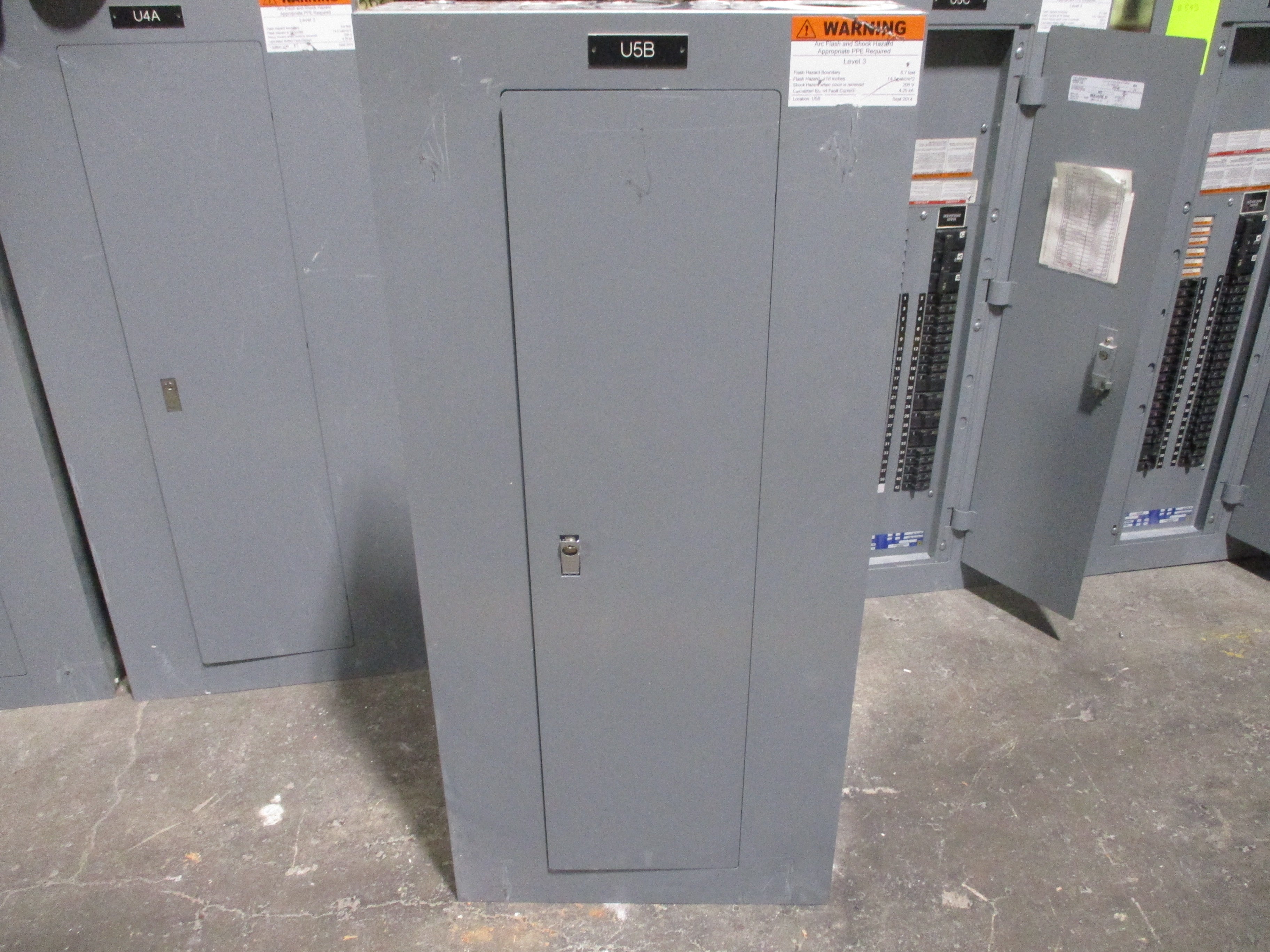 Square D Main Breaker Circuit Breaker Panel 12219851720100001 125A Main 125A Max