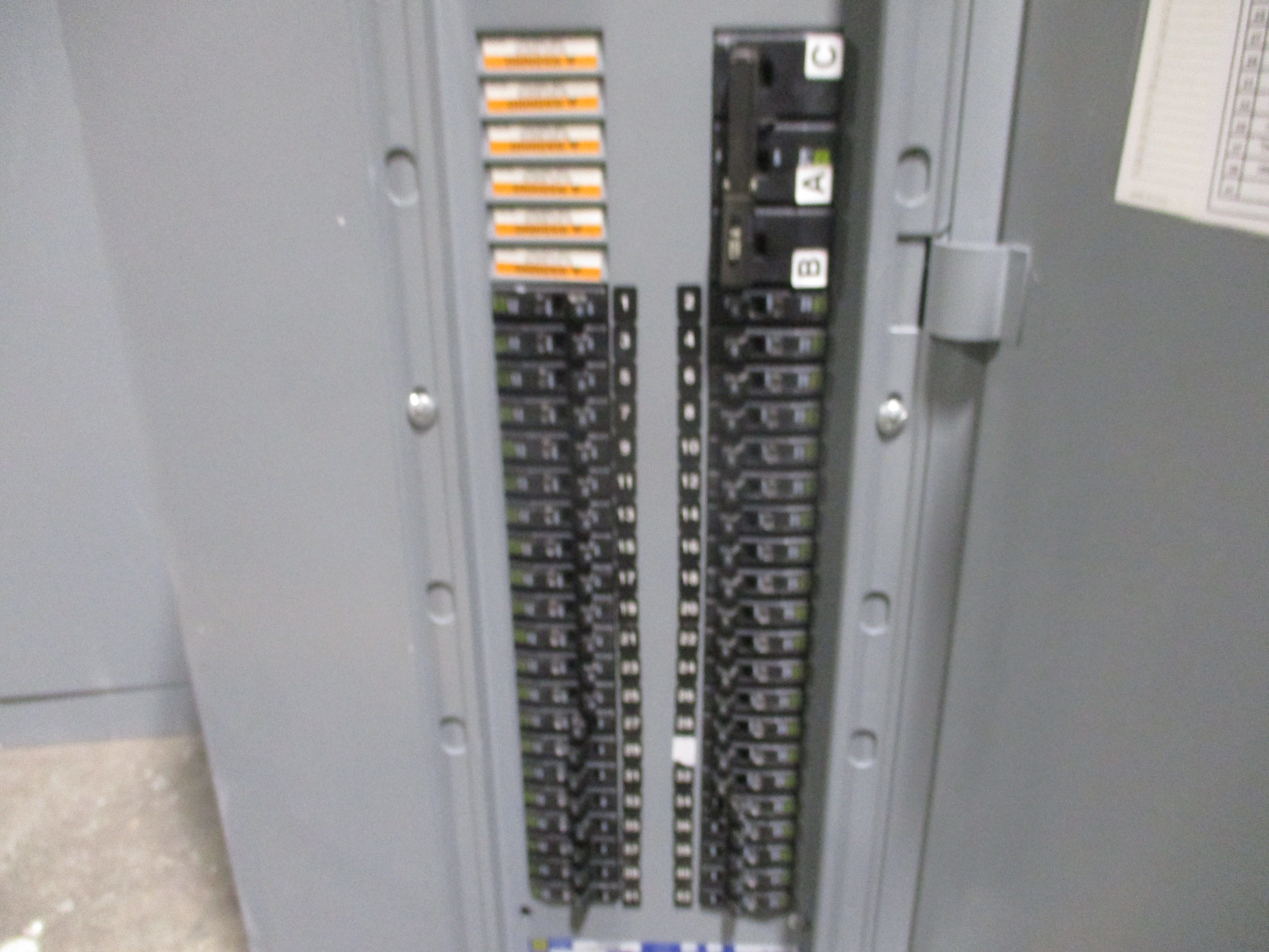 Square D Main Breaker Circuit Breaker Panel 12219851720100001 125A Main 125A Max