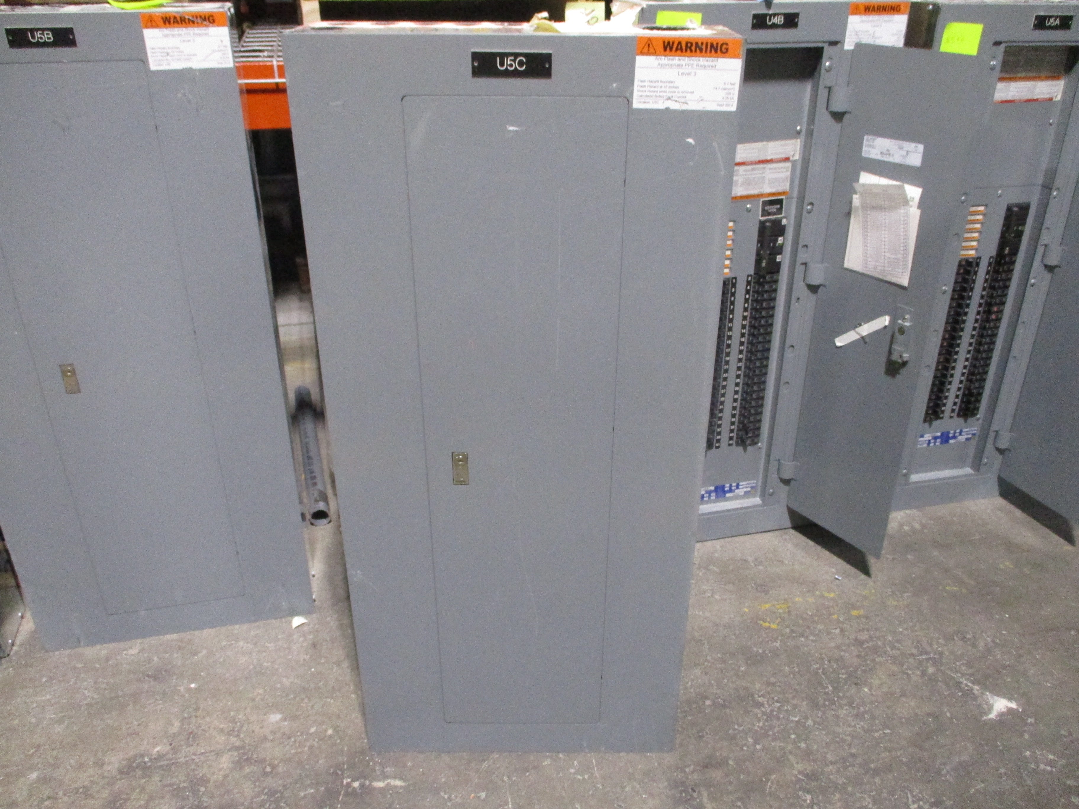 Square D Main Breaker Circuit Breaker Panel 12219851720110001 125A Main 125A Max