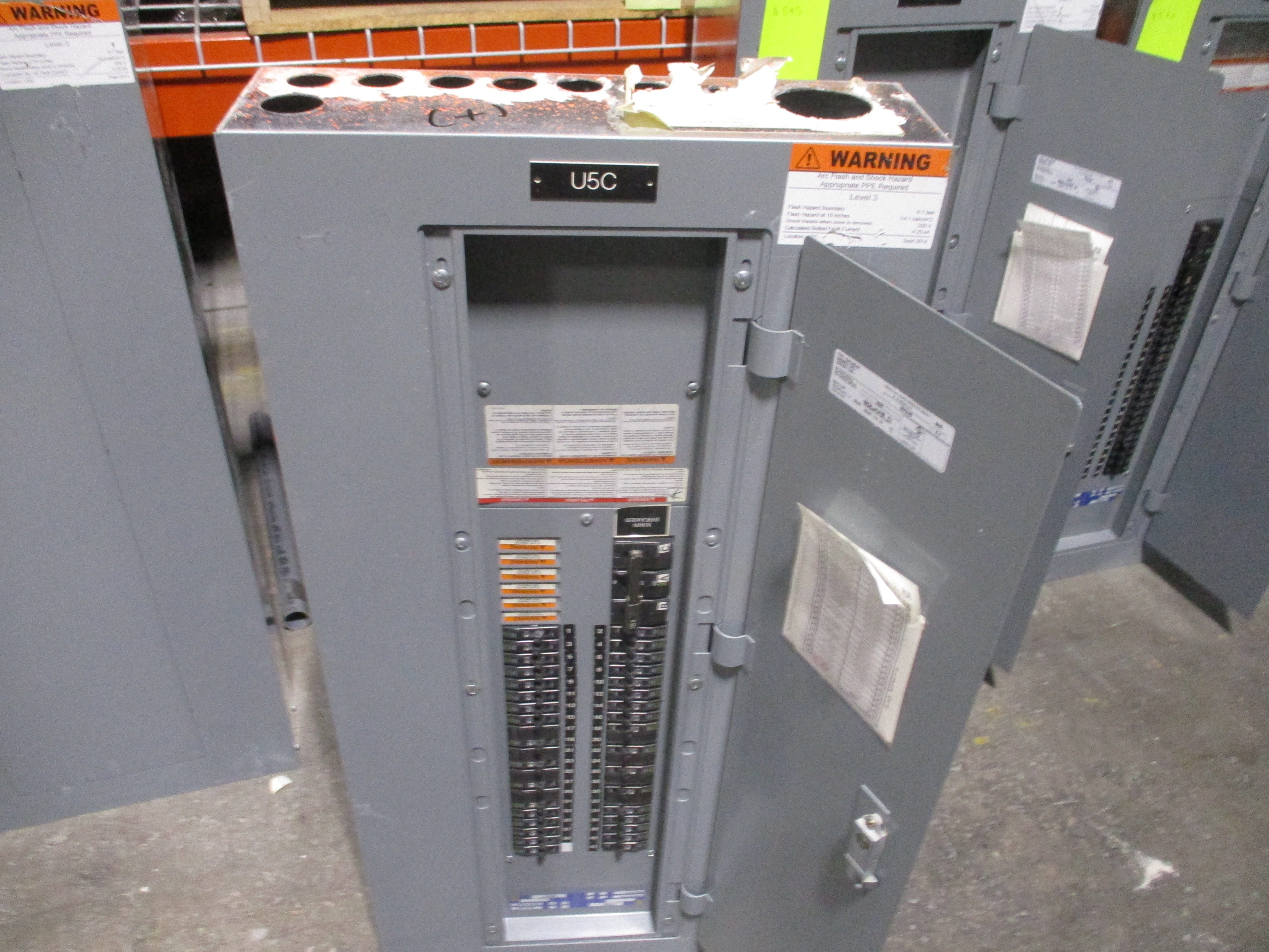 Square D Main Breaker Circuit Breaker Panel 12219851720110001 125A Main 125A Max