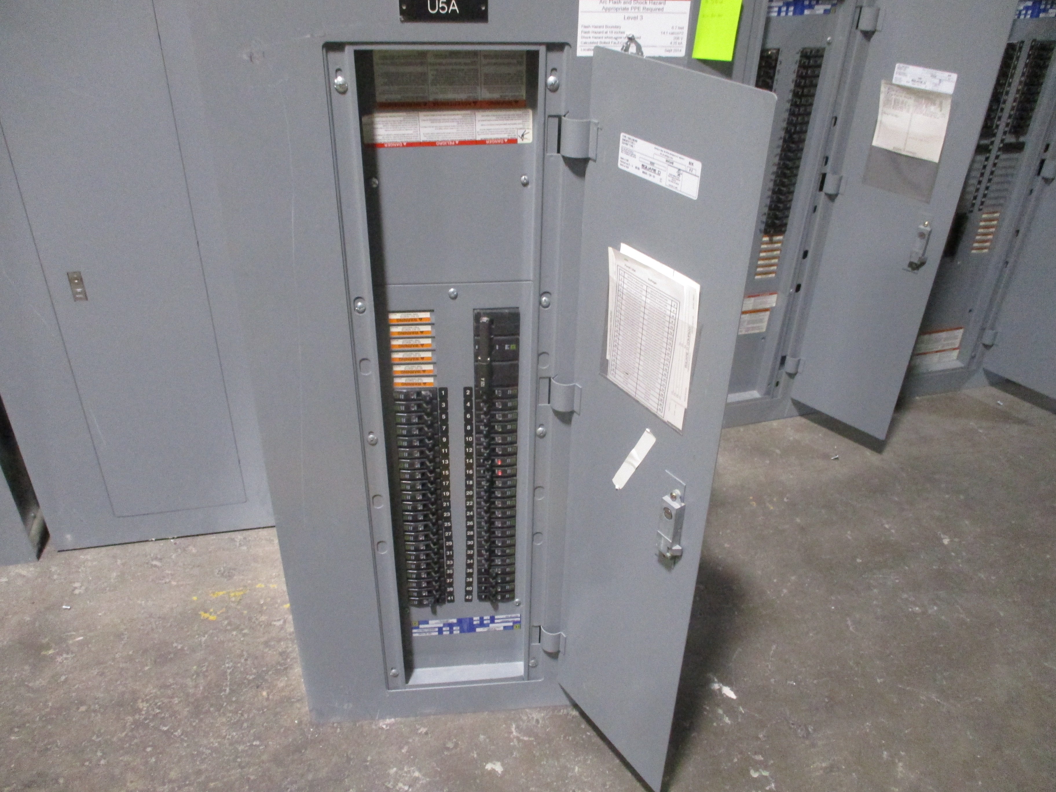 Square D Main Breaker Circuit Breaker Panel 12219851720090001 125A Main 125A Max