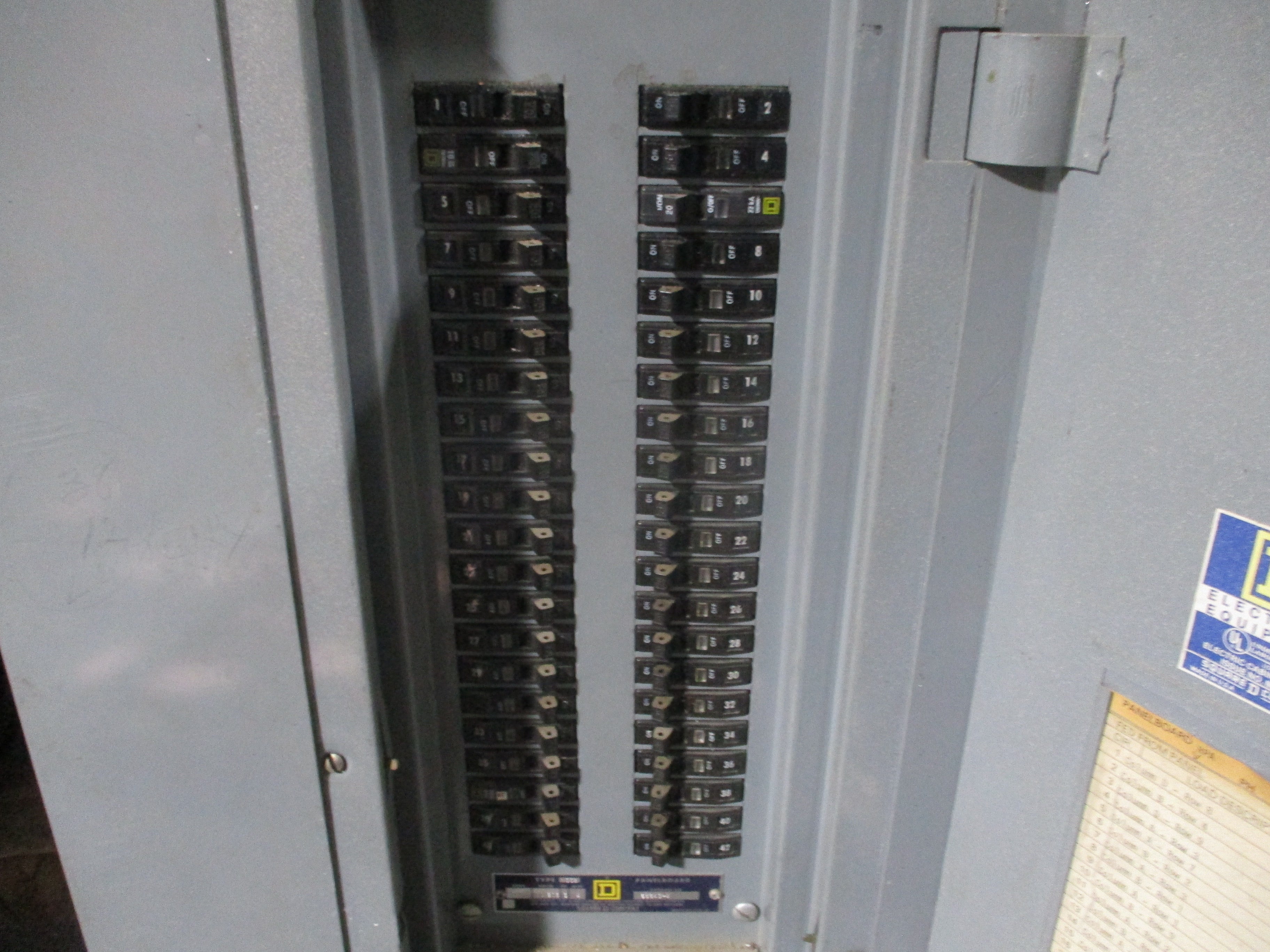 Square D Main Breaker Circuit Breaker Panel 65843-4 225A Main 225A Max 120/208V