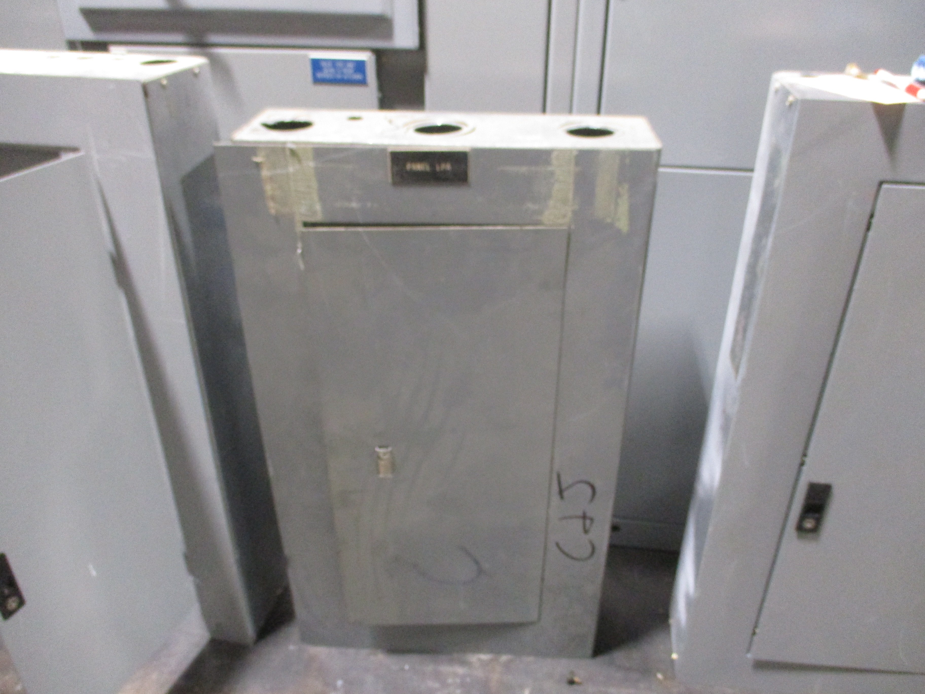 Square D Main Lug Circuit Breaker Panel 65843-4 480Y/277V 225A 3Ph 4W