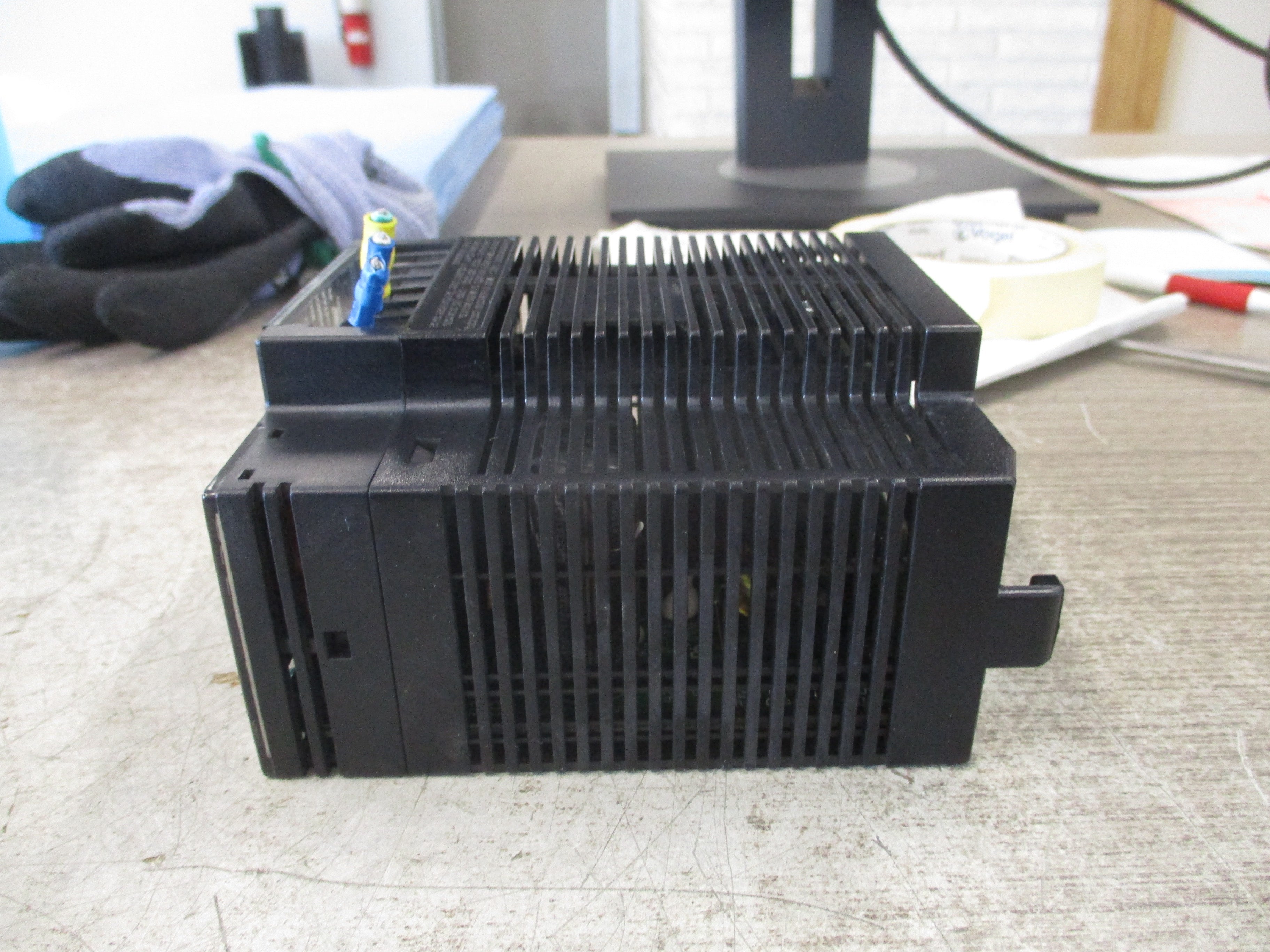 GE Fanuc Power Supply IC693PWR331D 30W 24VDC *No Port Cover* Used