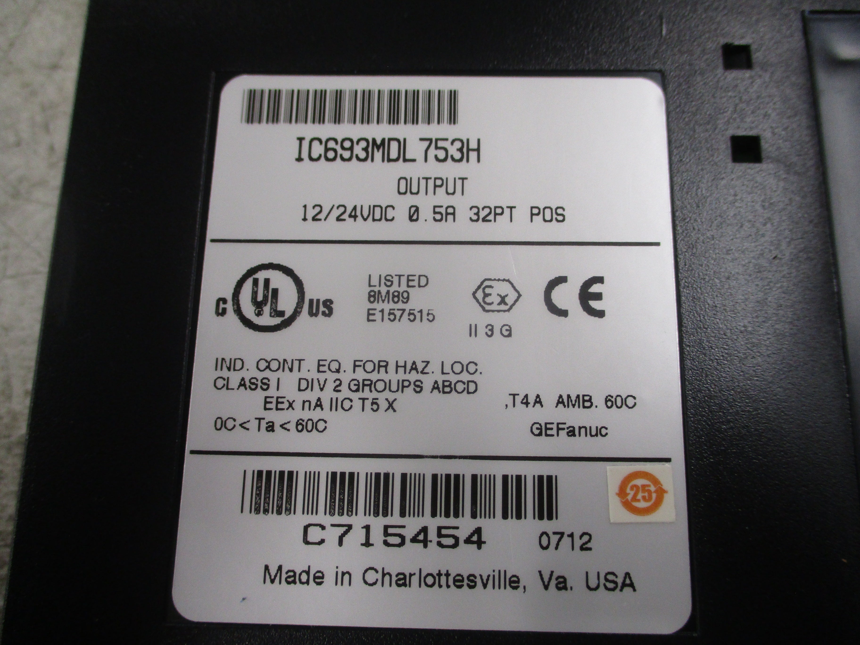GE Fanuc Output Module IC693MDL753H 12/24VDC 0.5A 32PT *Missing Front Top Cover*