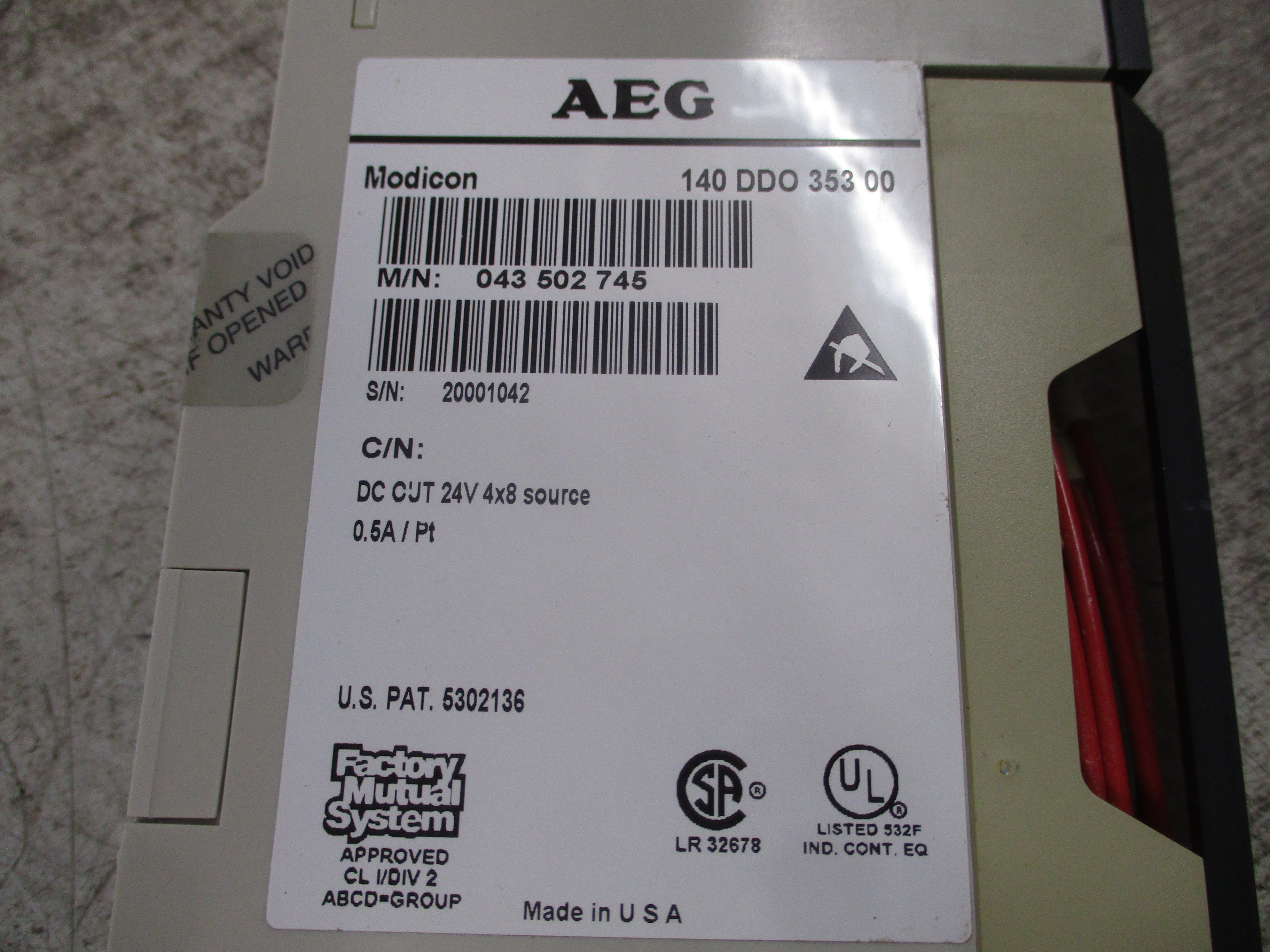 AEG Modicon Discrete Output Module 140 DDO 353 00 24VDC 4x8 Source 0.5A/Pt