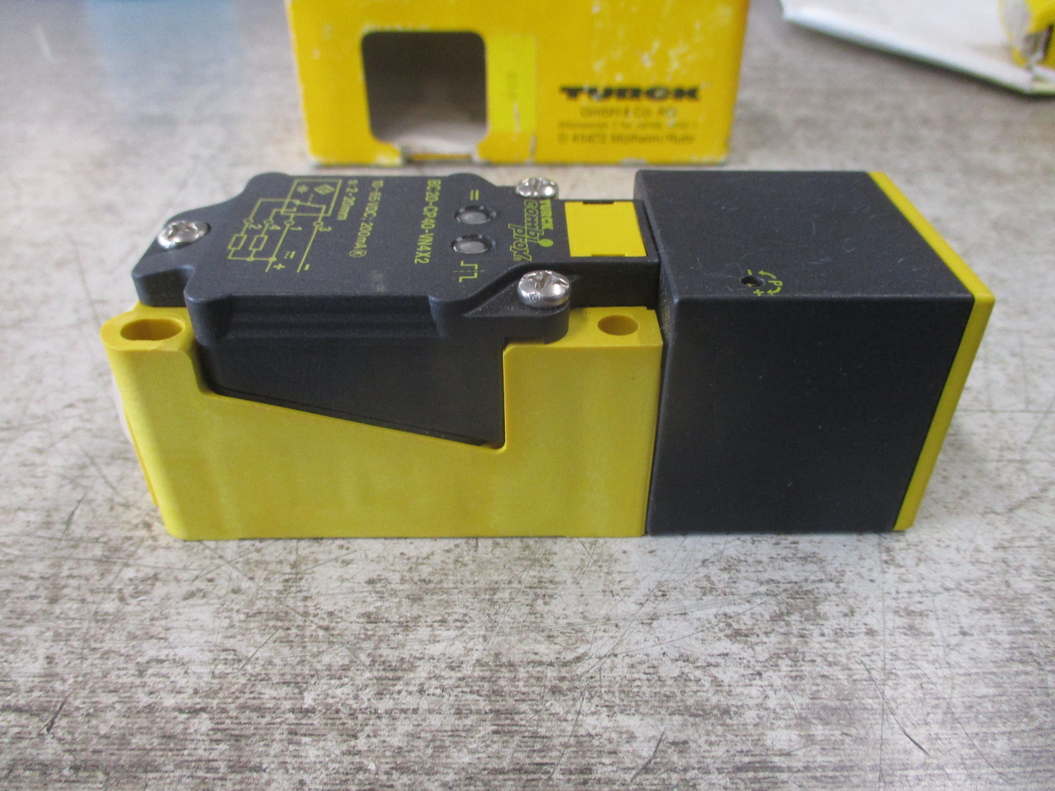 Turck Combi Prox Proximity Sensor BC20-CP40-VN4X2 10-65VDC 200mA New Surplus