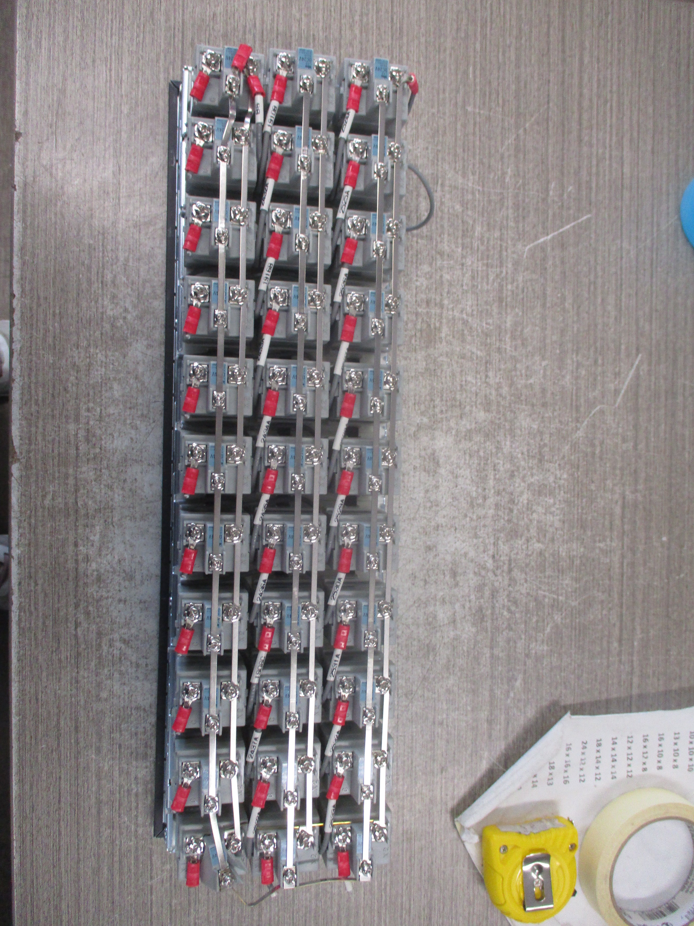 Idec Annunciator SLC40N-0311-DHT2FB Size: 11x3 *(2) Broken Relays* Used