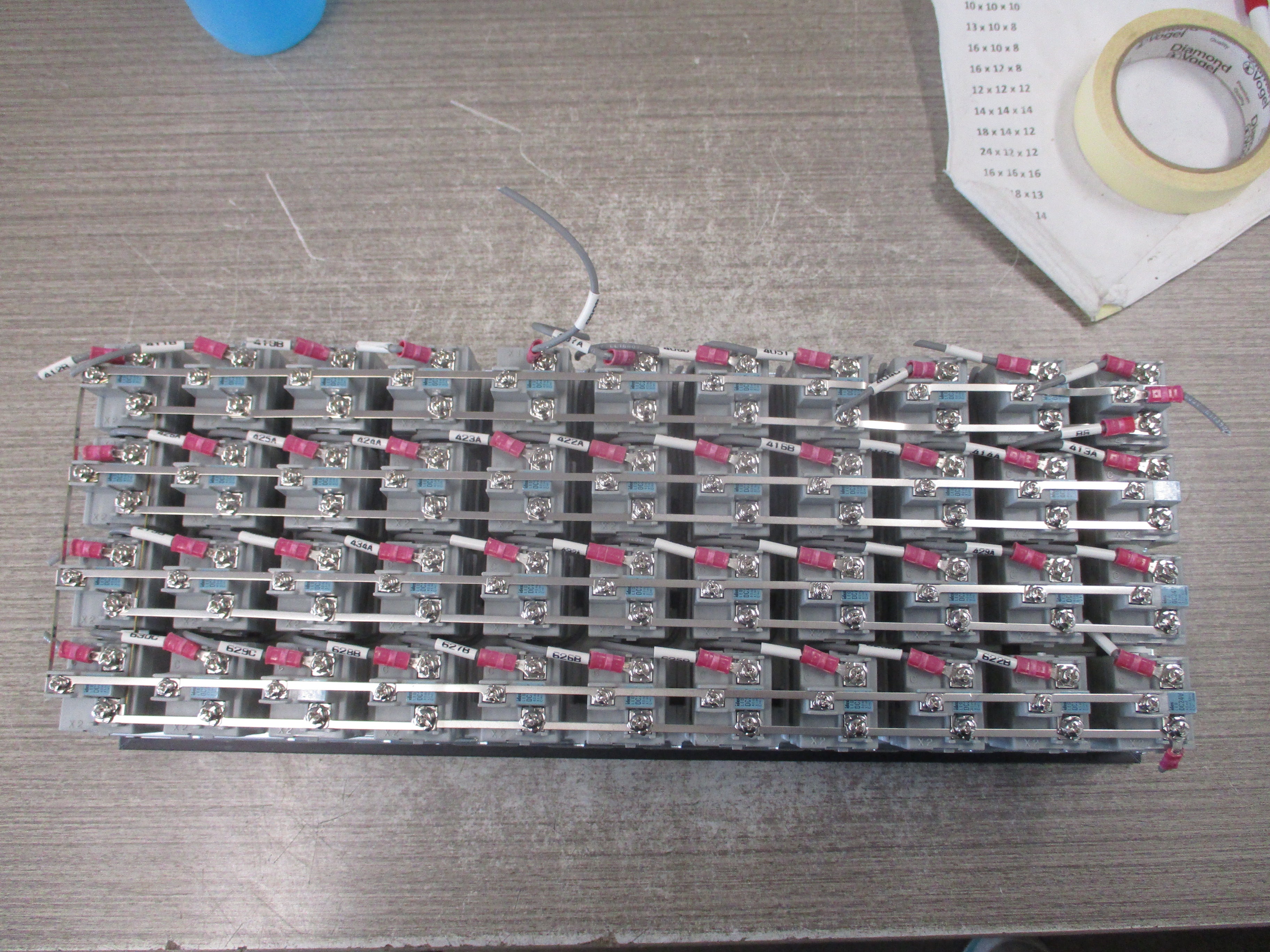 Idec Annunciator SLC40N-0411-DHT2FB Size: 11x4 Used