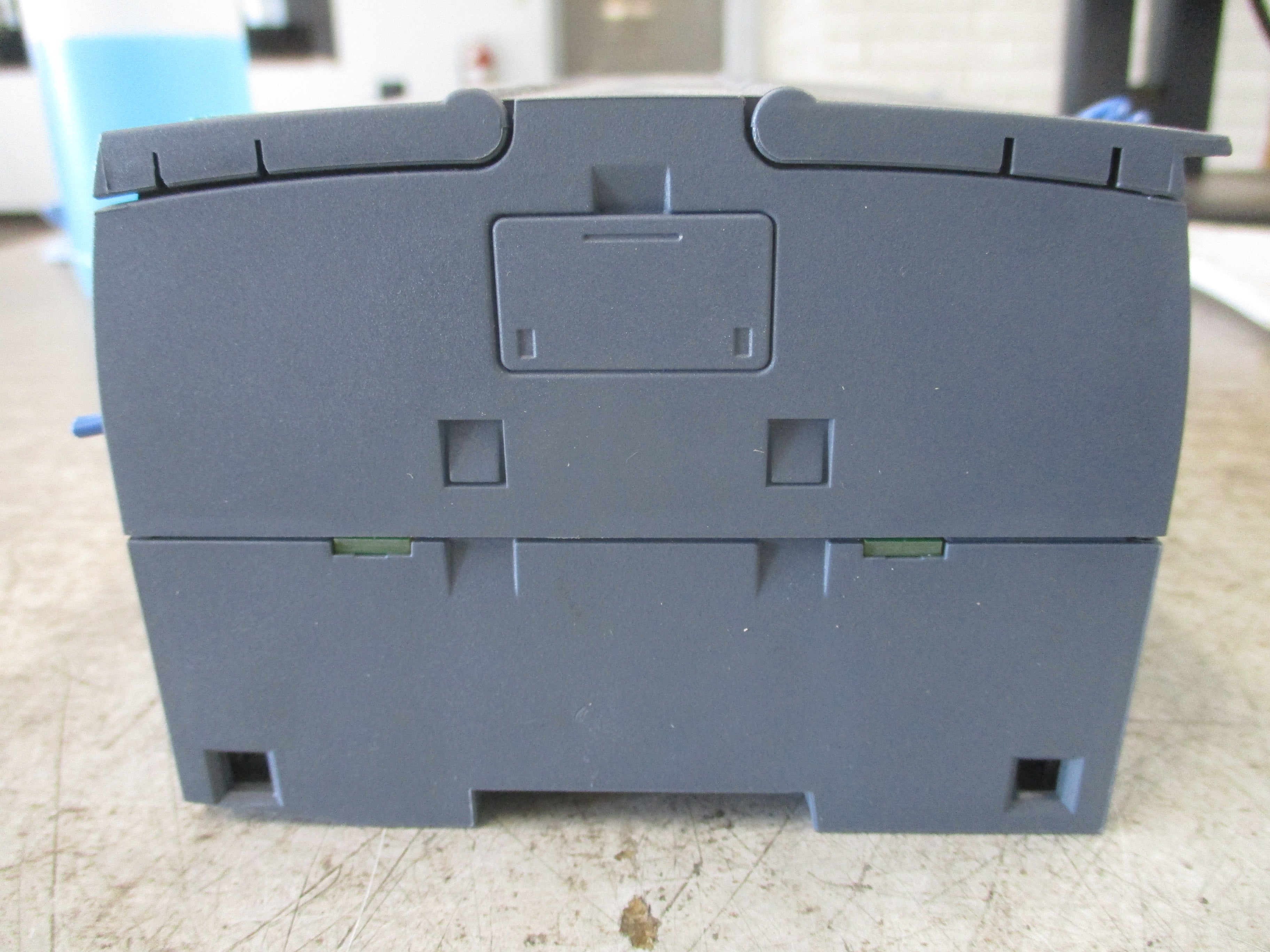 Siemens Simatic S7-1200 CPU Module 6ES7 215-1AG40-0XB0 1215C DC/DC/DC FS: 11 24VDC Used