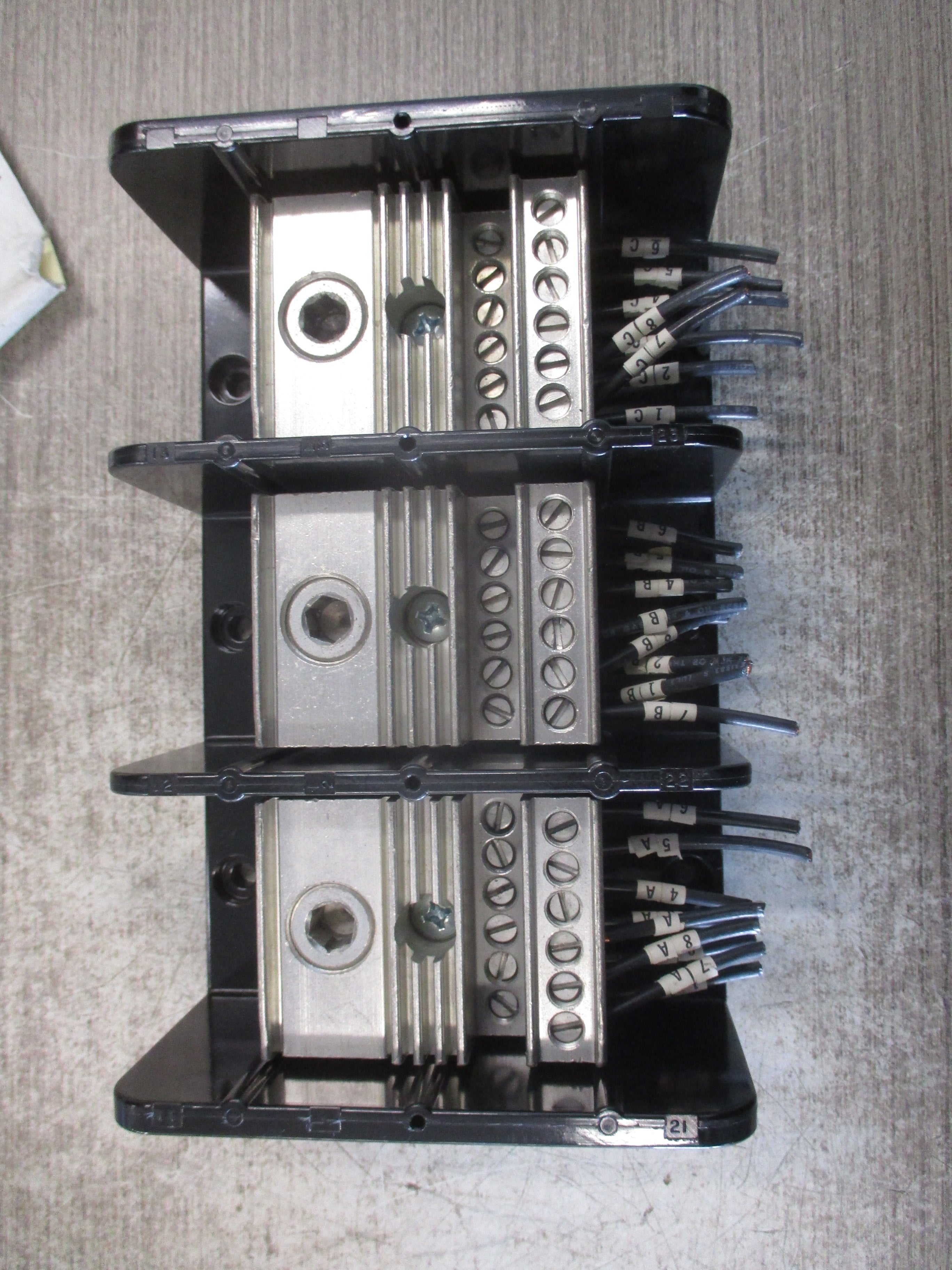 Square D Terminal Block 9080 LBA365112 380A 600V 3P Line (1): #4-500MCM