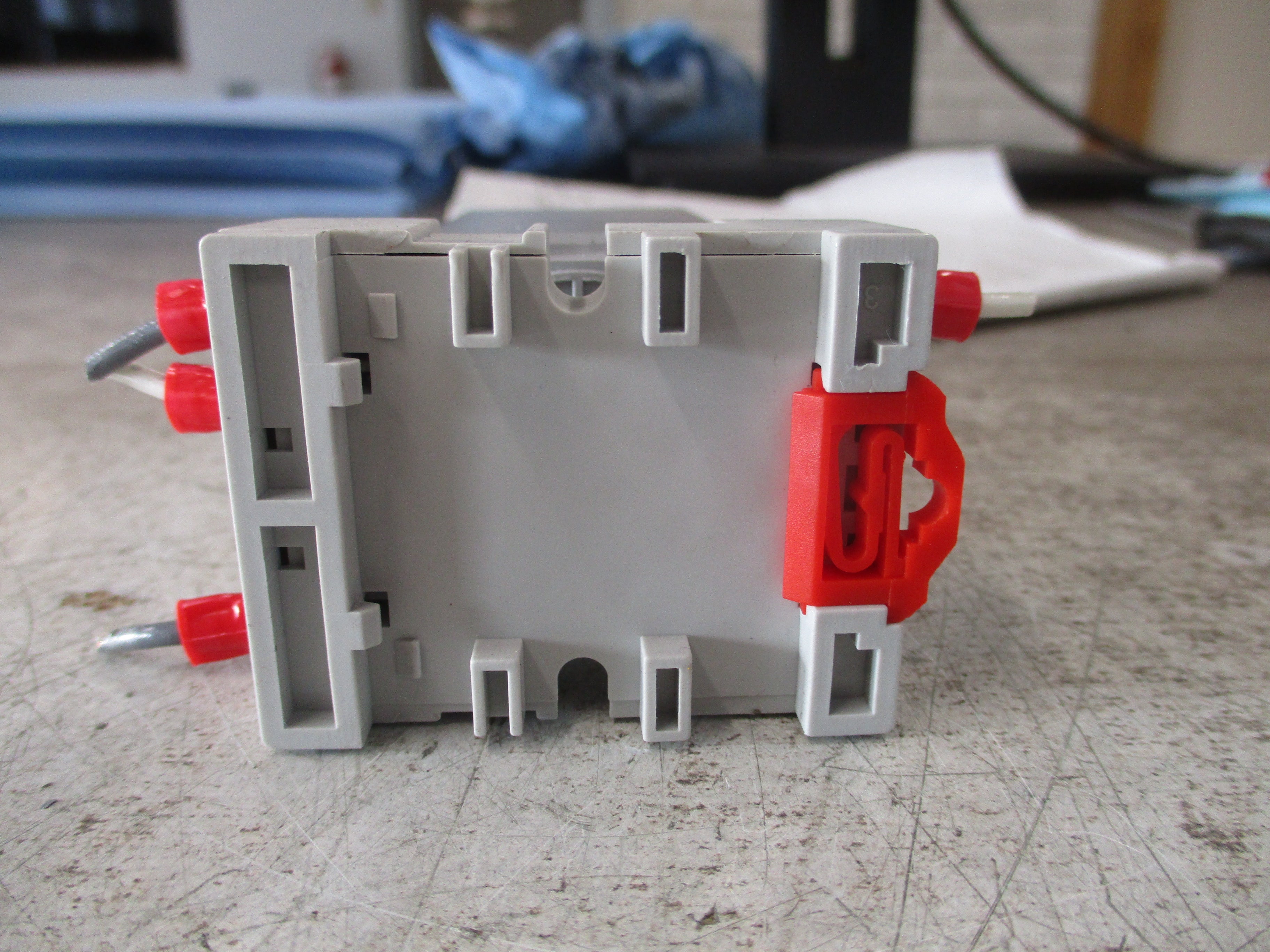 Eaton Relay D3PR2R1 12VDC Coil W/Base Used