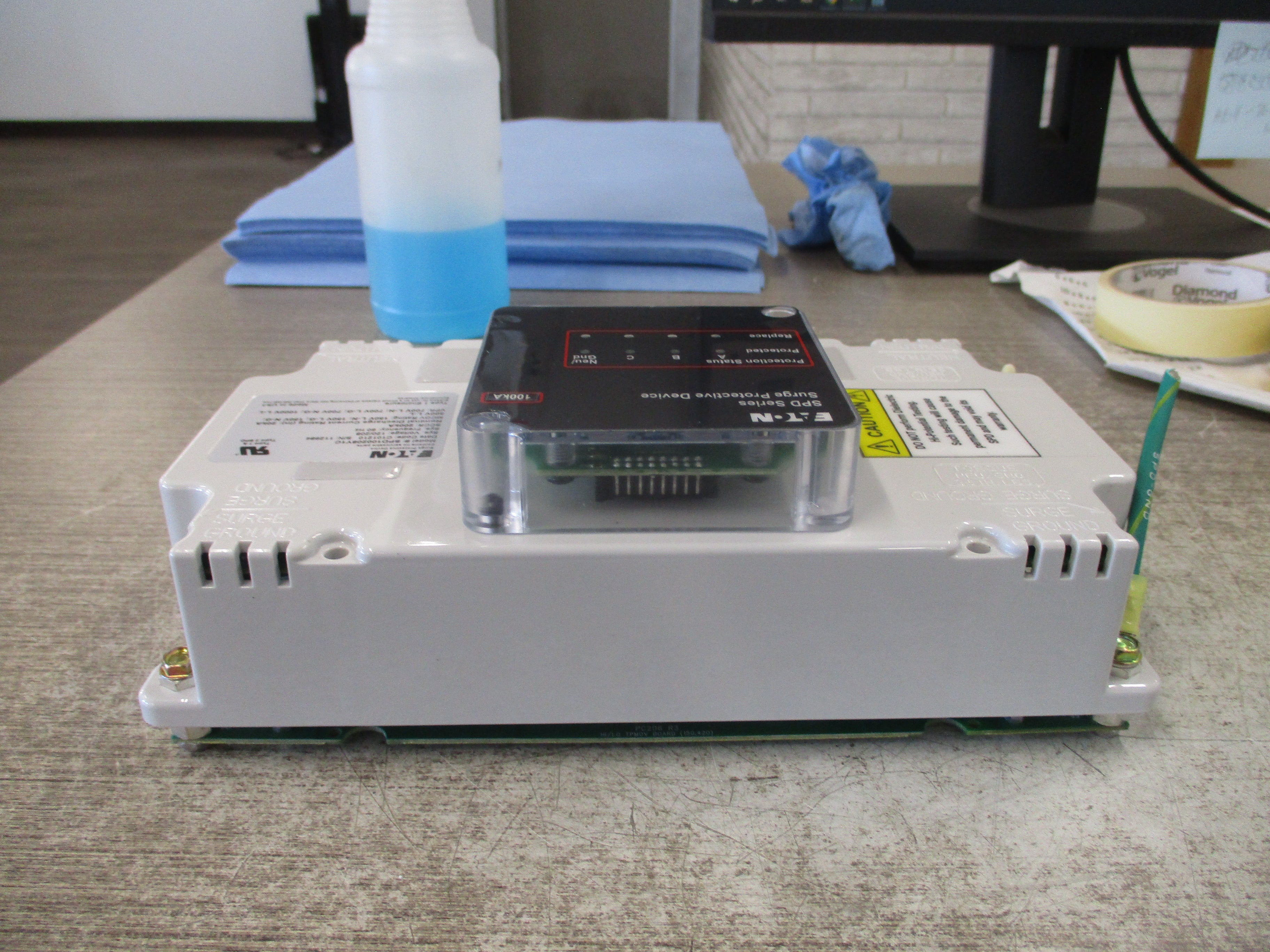 Eaton SPD Series Surge Protective Device SPD100208Y1C 120/208V 60Hz