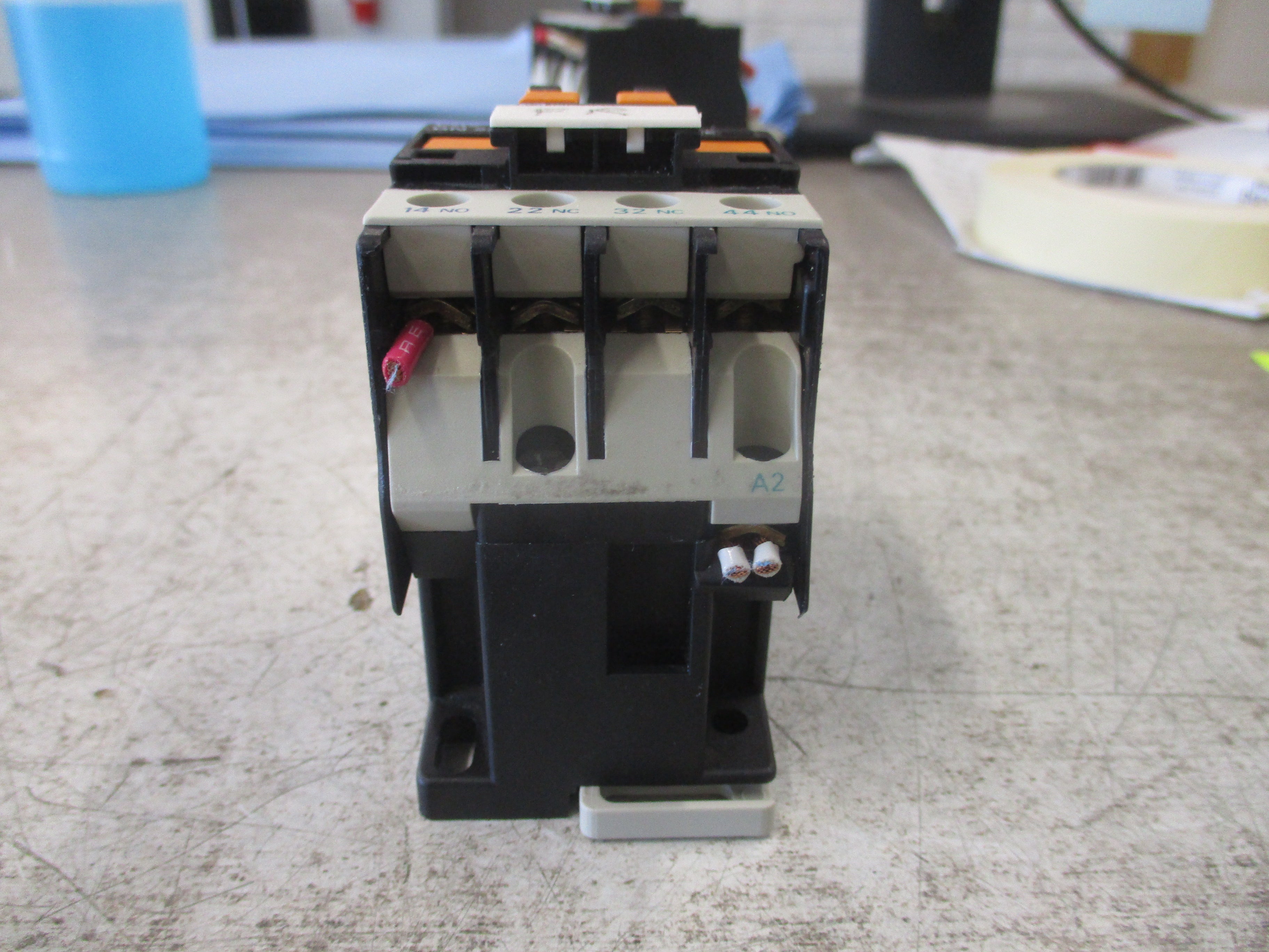 Telemecanique Contactor CA2 DN 22 120V Coil 600V w/ Suppressor Module Used