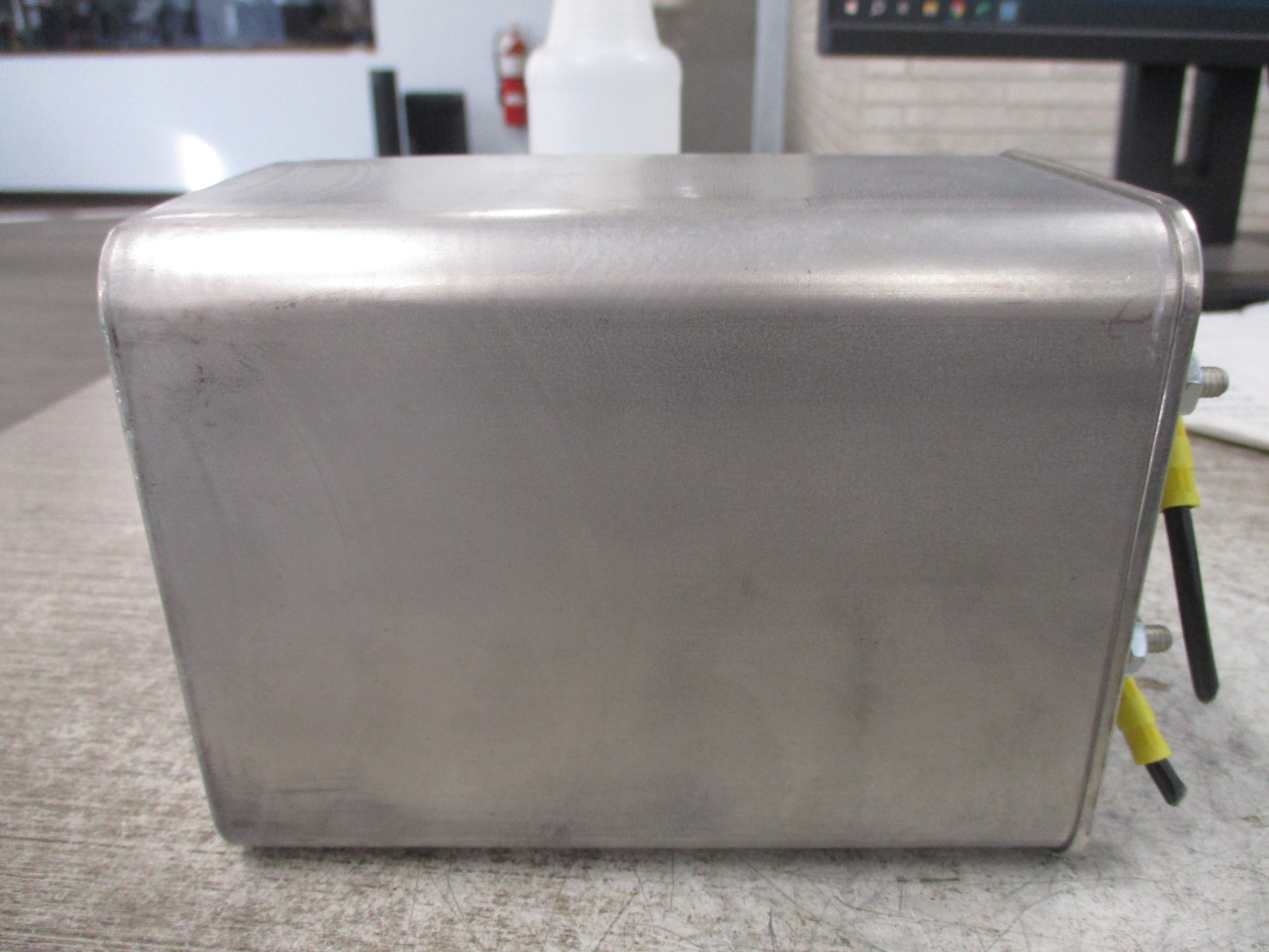 CSC Capacitor 1543PCDMF 15 KVar 480V 3Ph 60Hz *Dented* Used