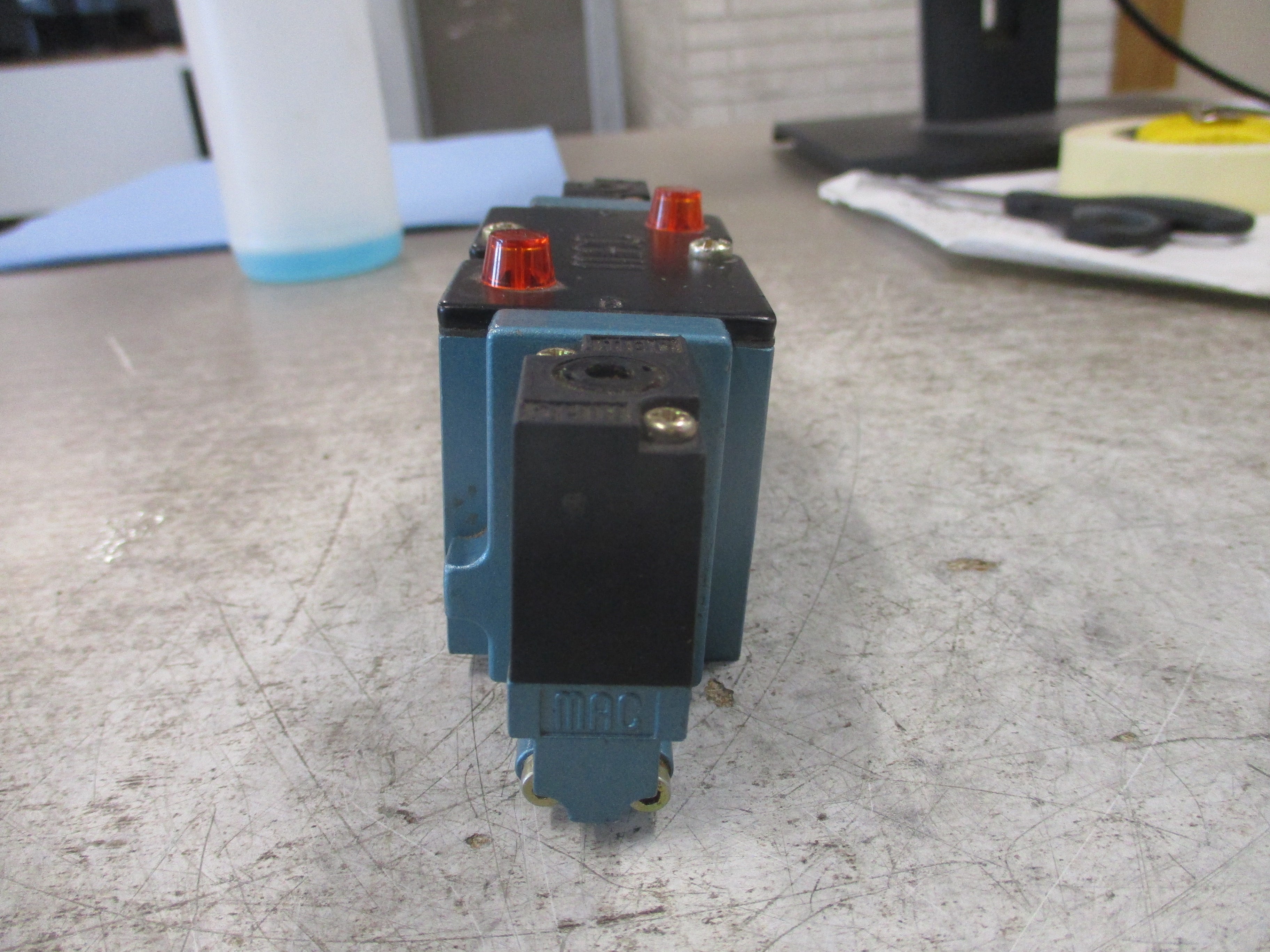 MAC Solenoid Valve 82A-FC-BK2-TM-DDAP-1DA Used