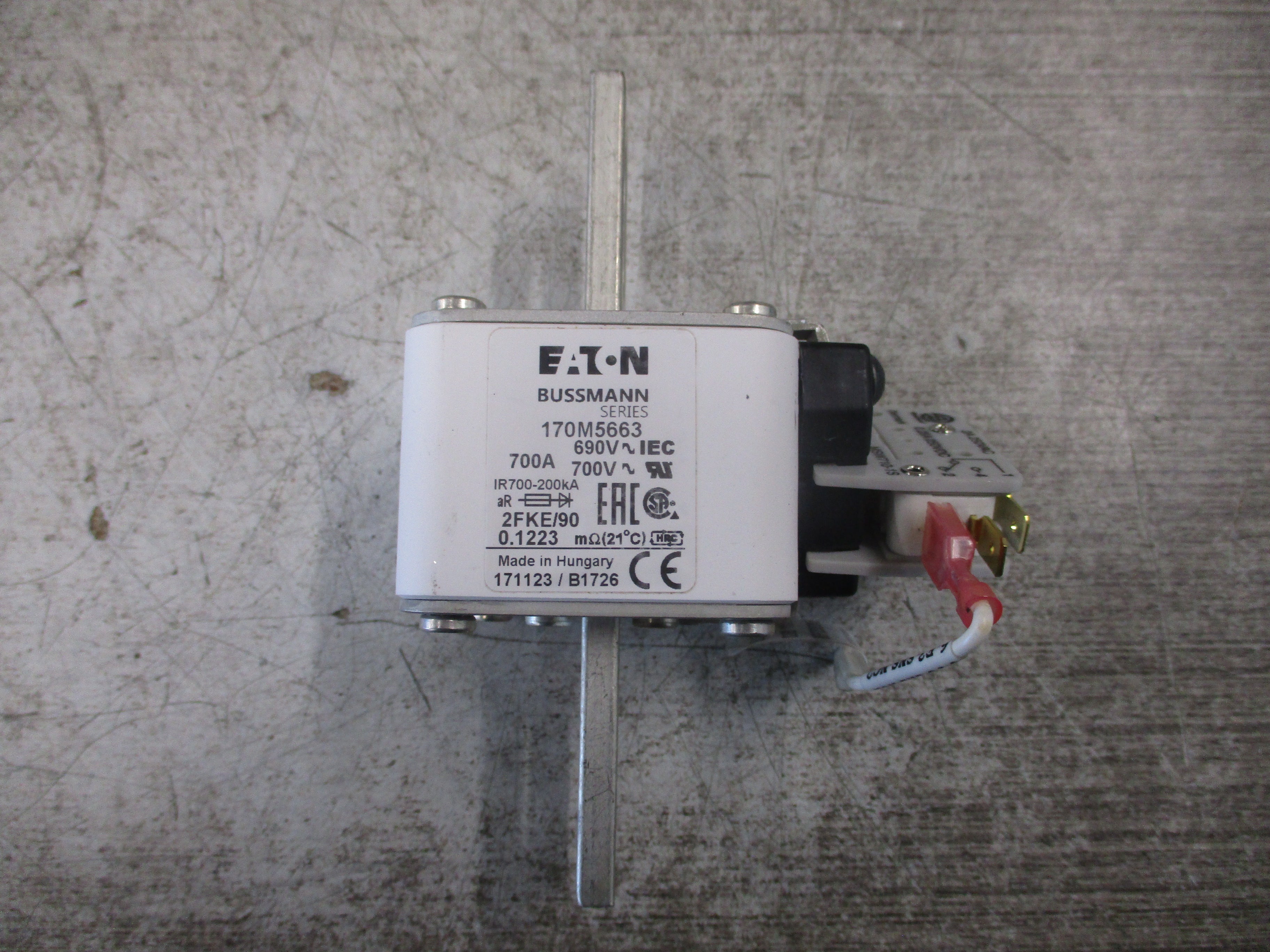 Eaton Bussmann Fuse 170M5663 700A 700V Used
