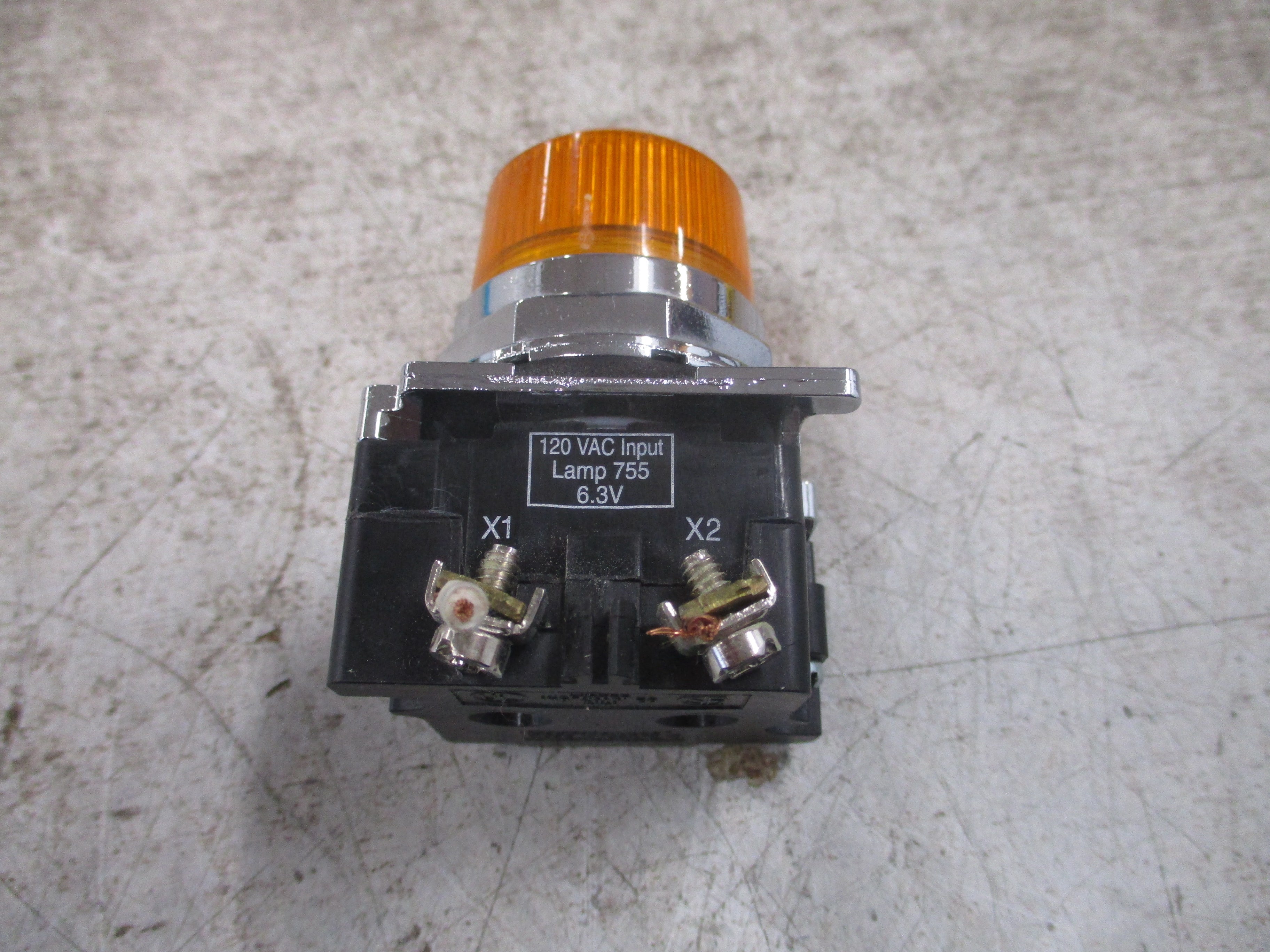 Cutler-Hammer Pilot Light 10250T/91000T Amber 120V Used