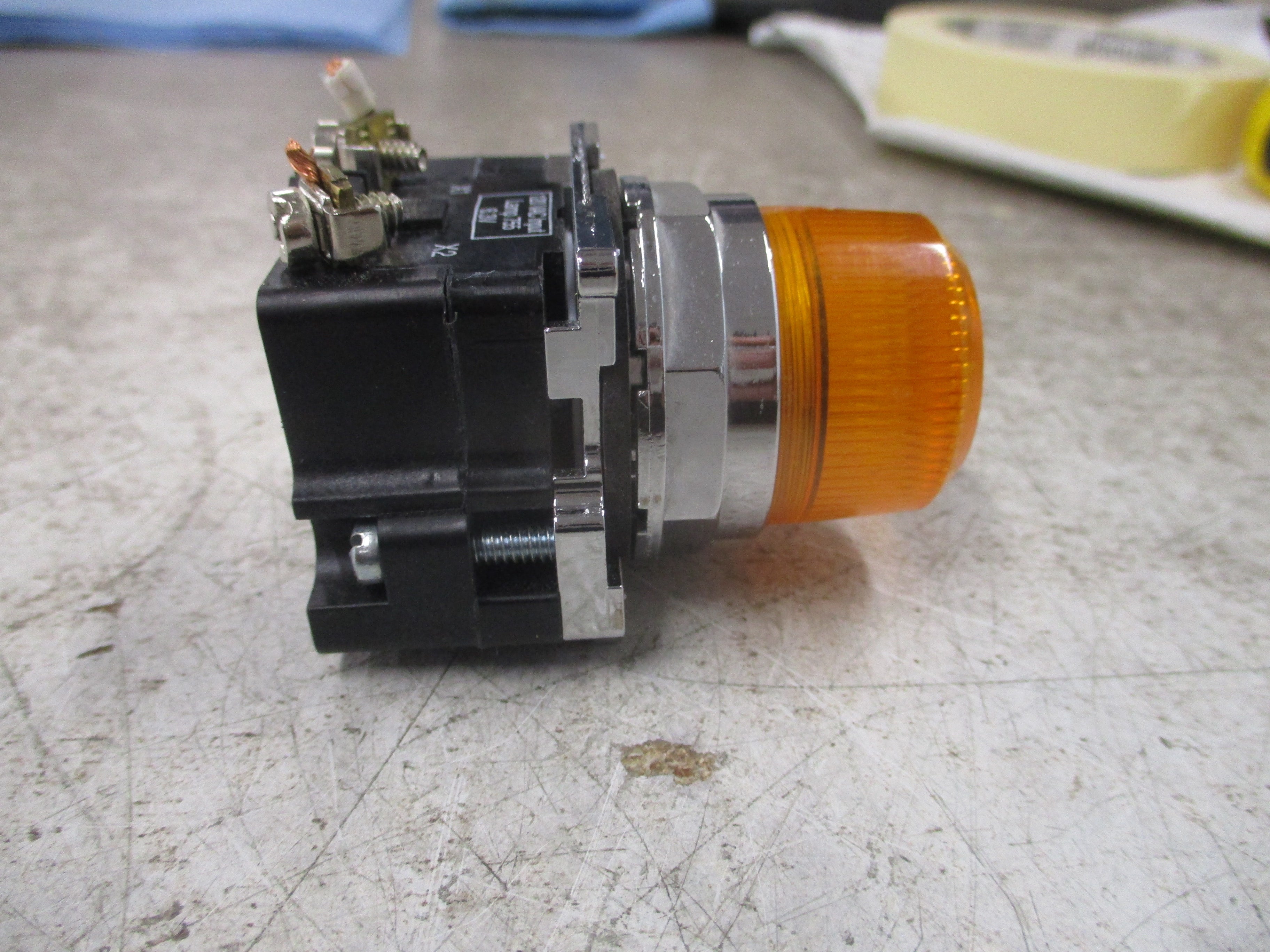 Cutler-Hammer Pilot Light 10250T/91000T Amber 120V Used