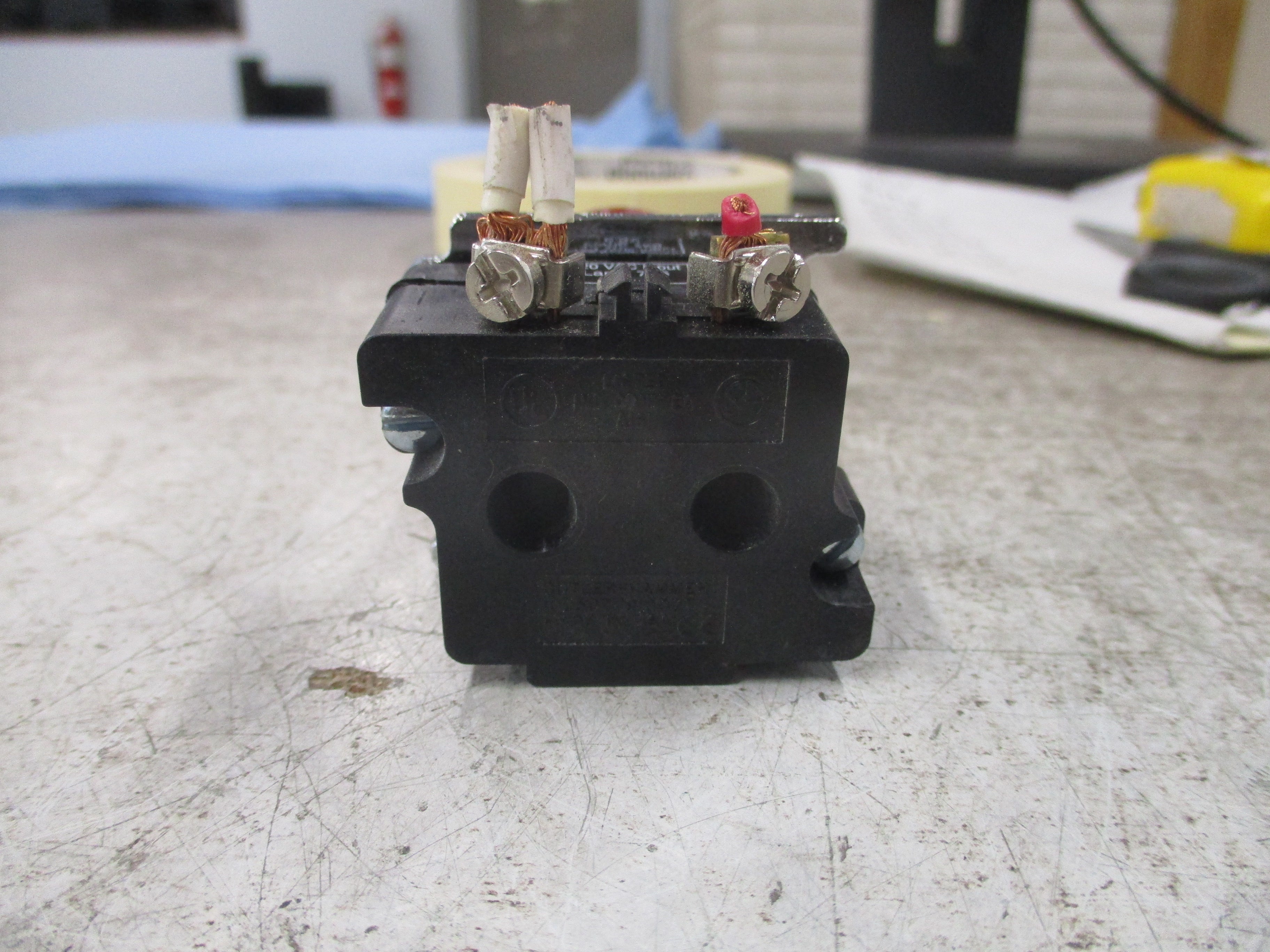 Cutler-Hammer Pilot Light 10250T/91000T Red 120V Used