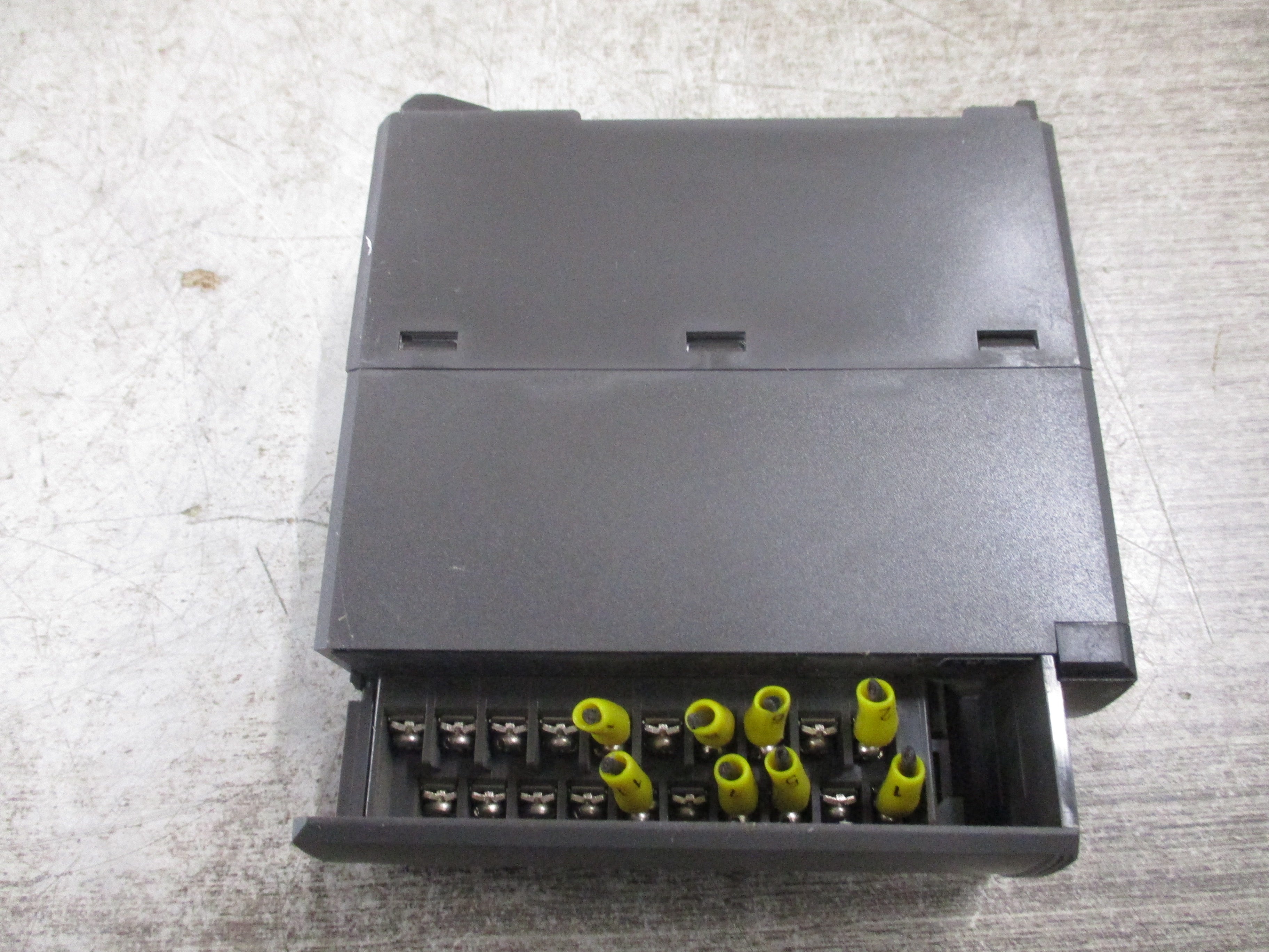 Fuji Electric Analog Input Module NP1AXH8V-MR 8-Channel 14-Bits Used