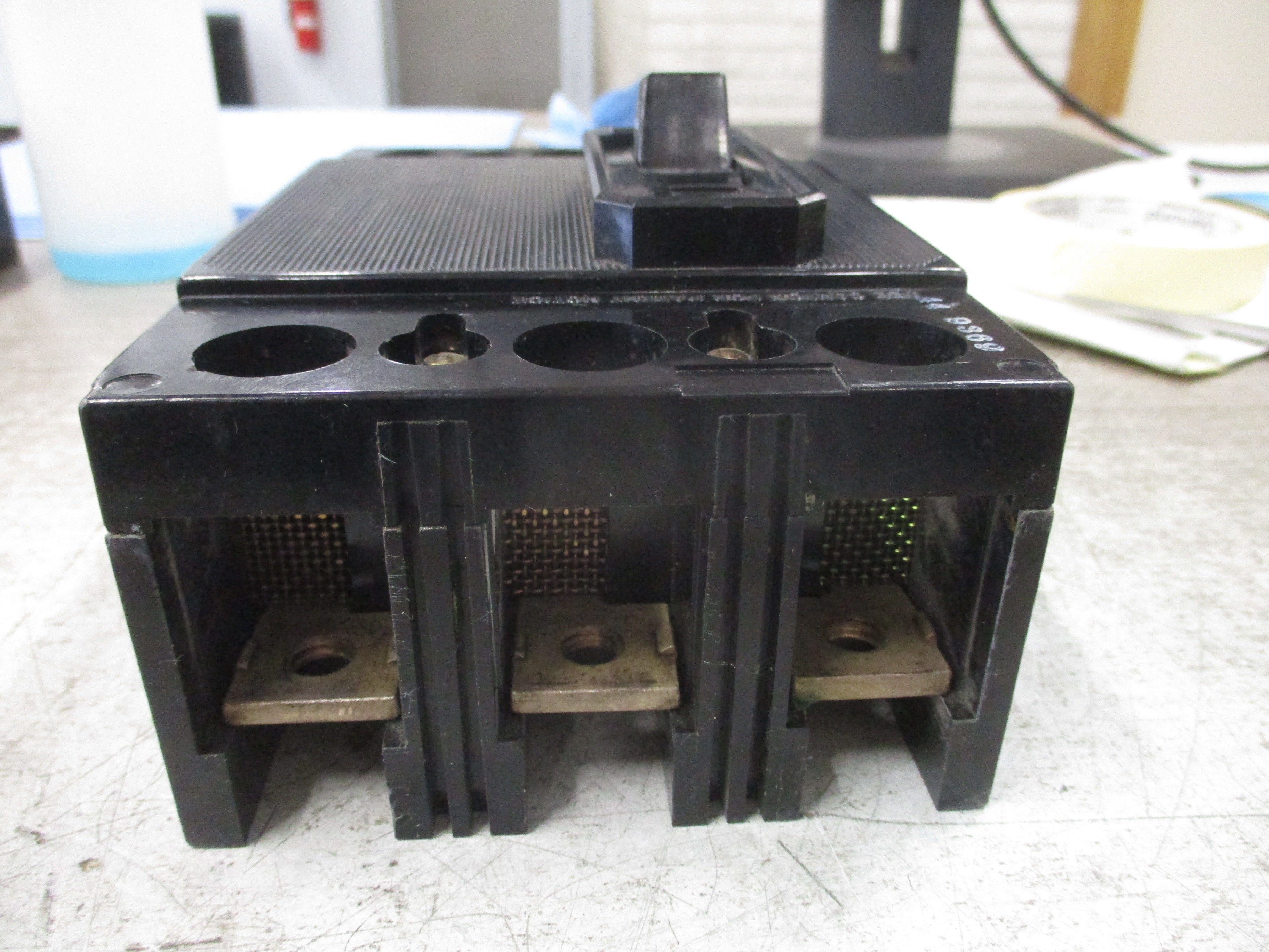 ITE Circuit Breaker QJ3-B225 225A 240V 3P (1) Lug Set Used