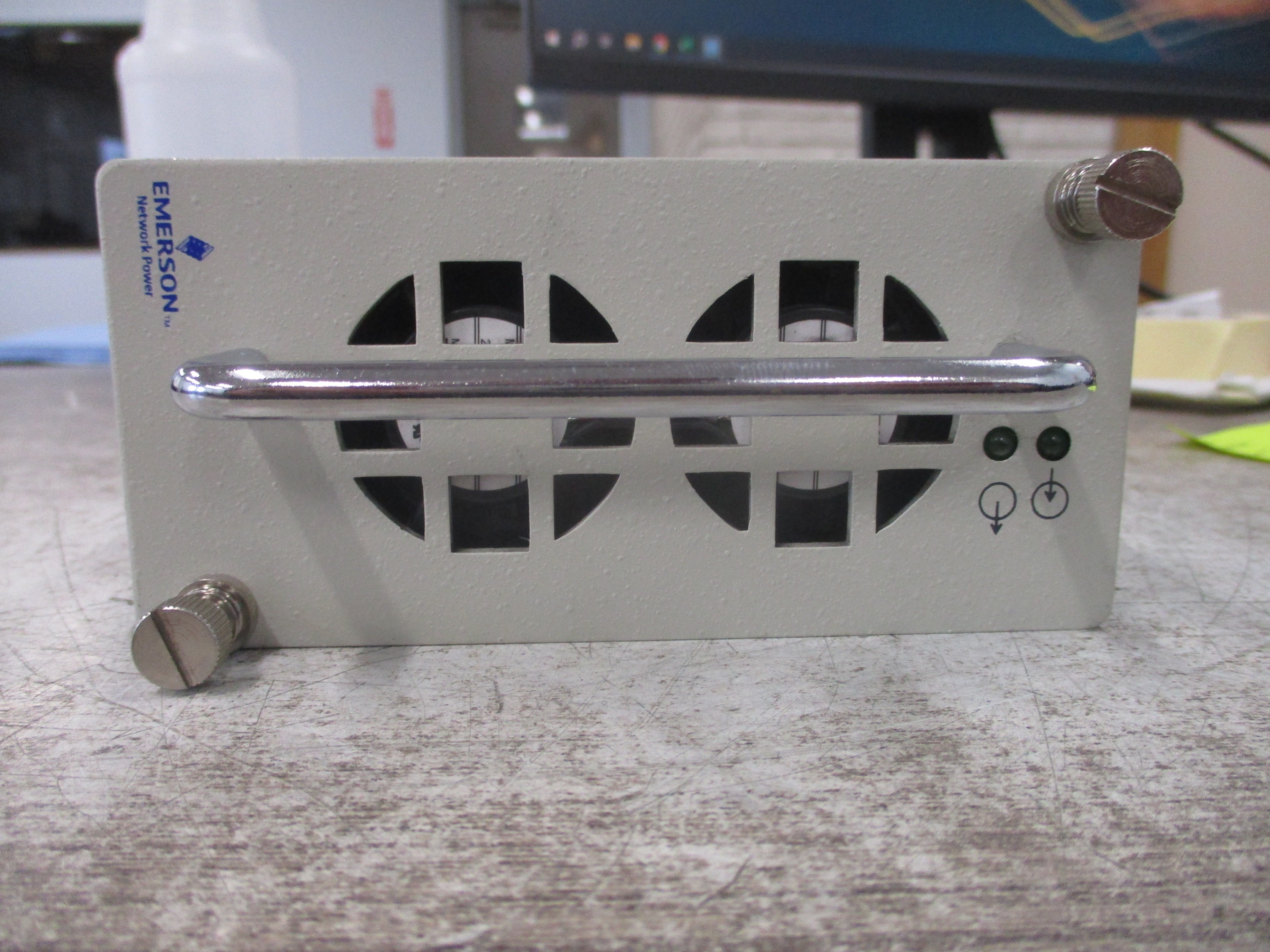 Emerson Power Supply ULW346SZ15 Input: 208-240/380-600VAC 50/60Hz 3.5A