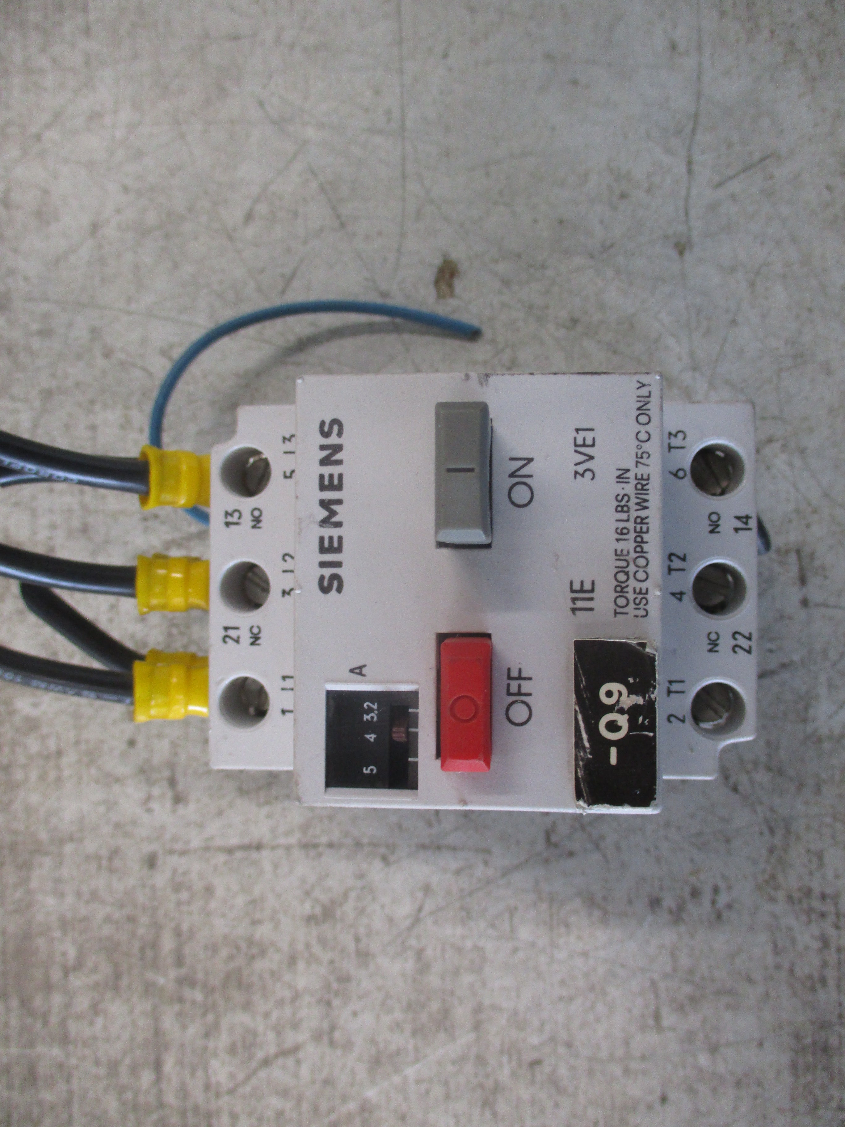 Siemens Manual Starter 3VE1010-8J Trip: 3.2-5A Used