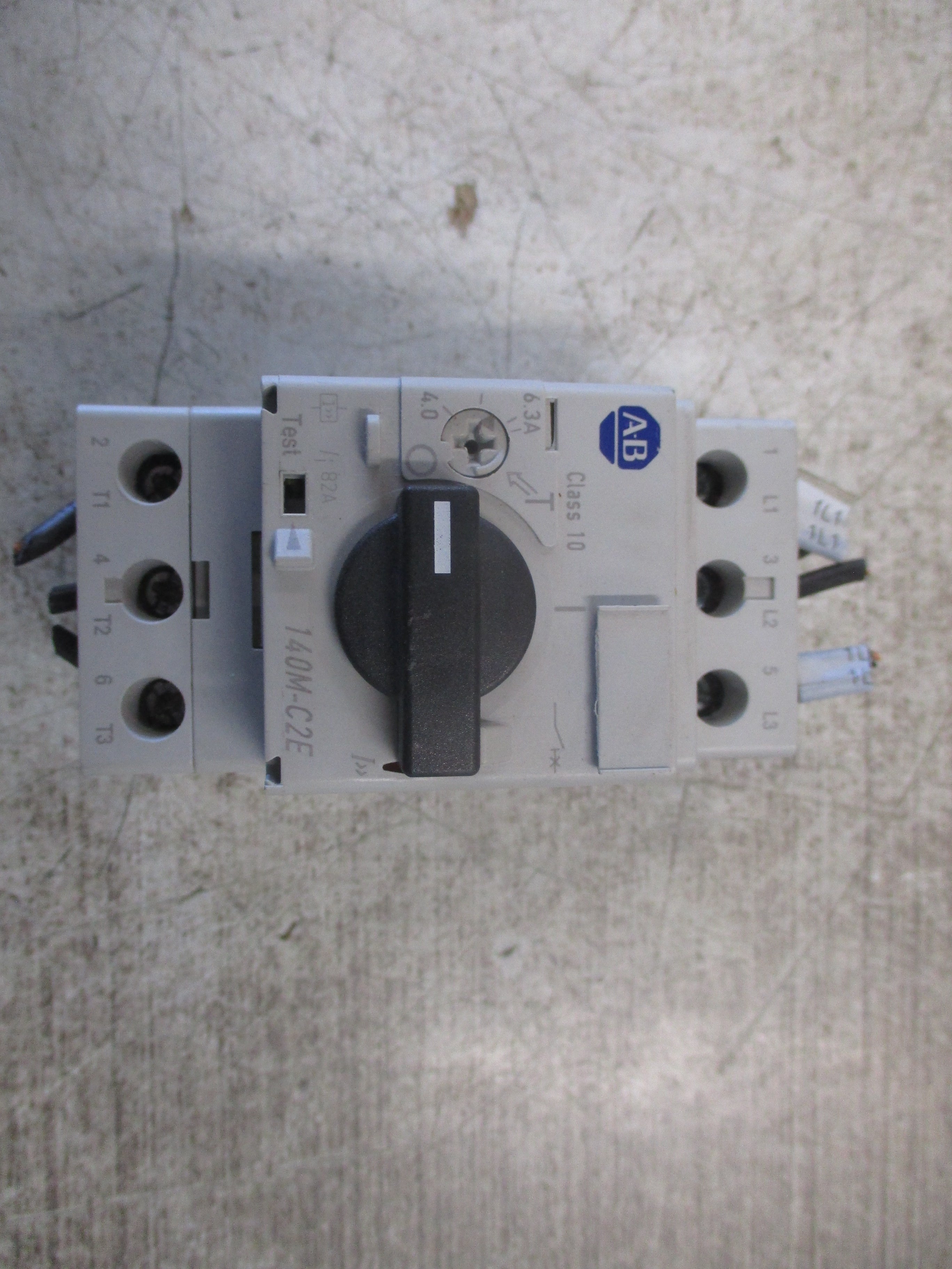 Allen-Bradley Manual Motor Protector 140M-C2E-B63 Ser. C Trip: 4.0-6.3A Used