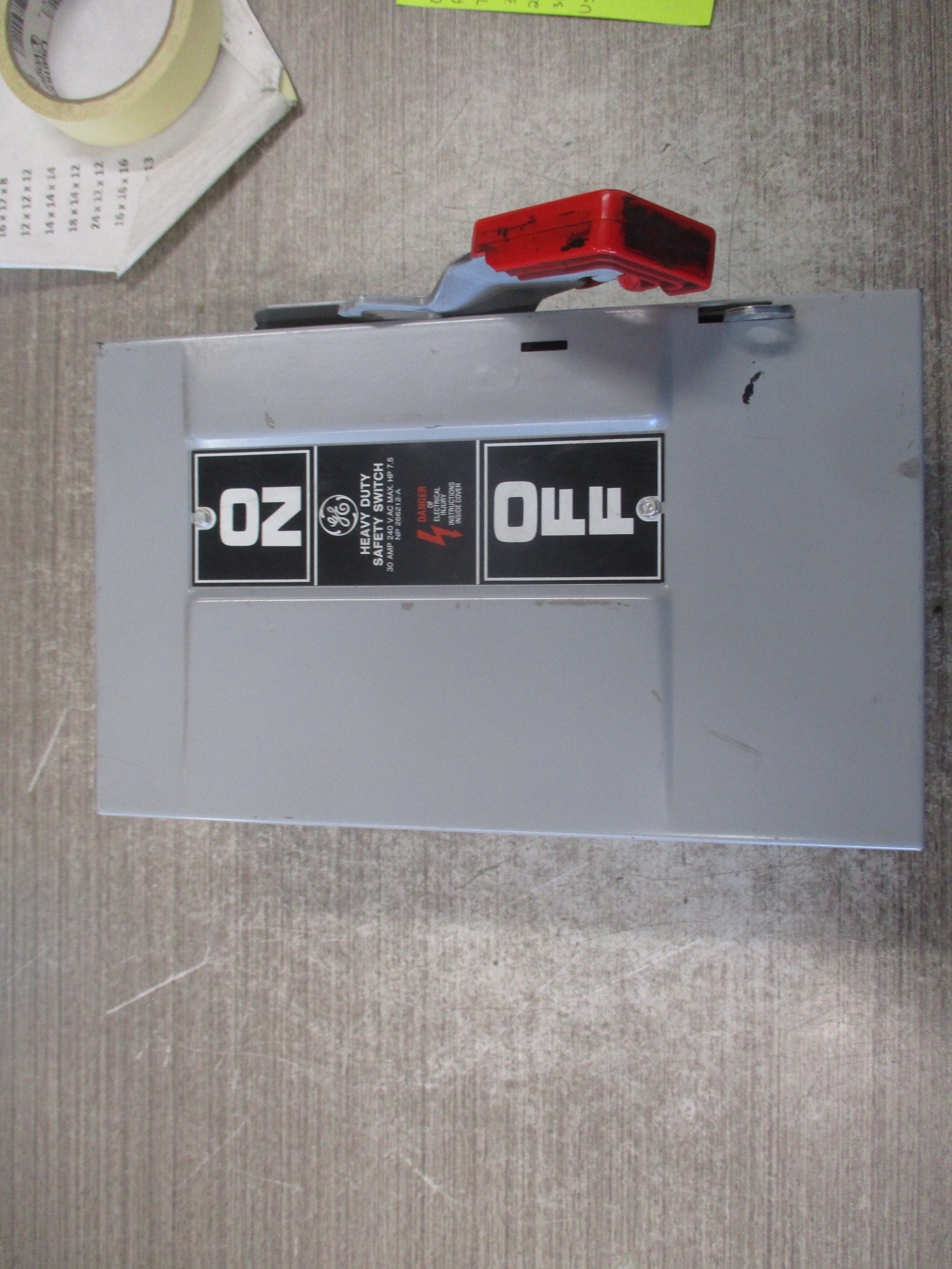 GE Fusible Safety Switch/Disconnect TH4321 30A 240V 3P Used