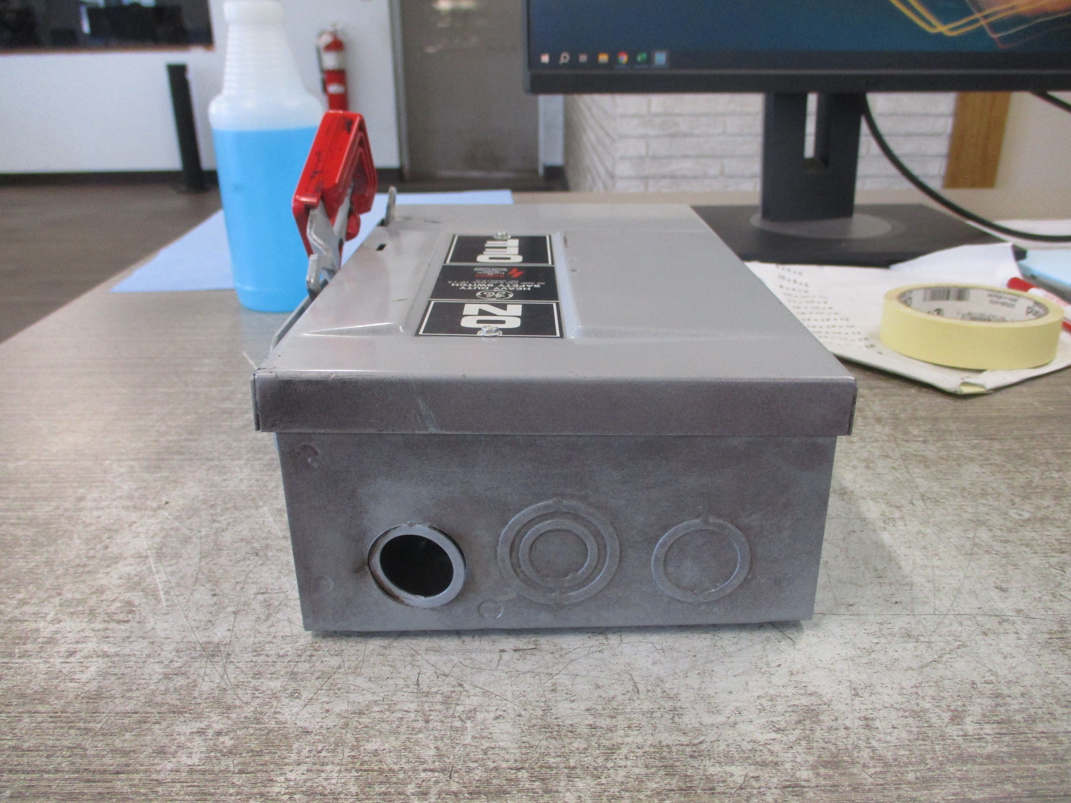 GE Fusible Safety Switch/Disconnect TH4321 30A 240V 3P Used