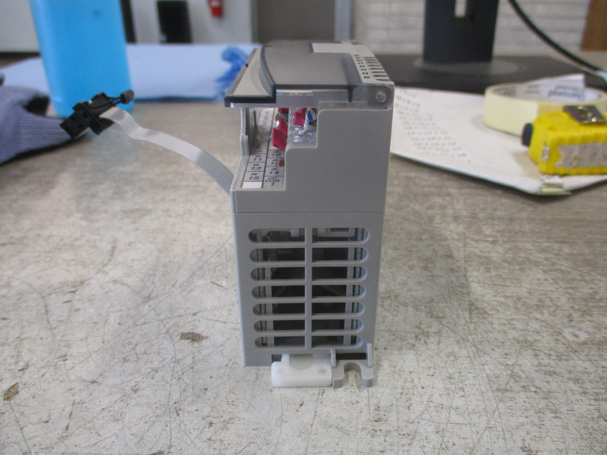 Allen-Bradley MicroLogix Sink/Source Input Module 1762-IQ16 Ser. B Rev. B