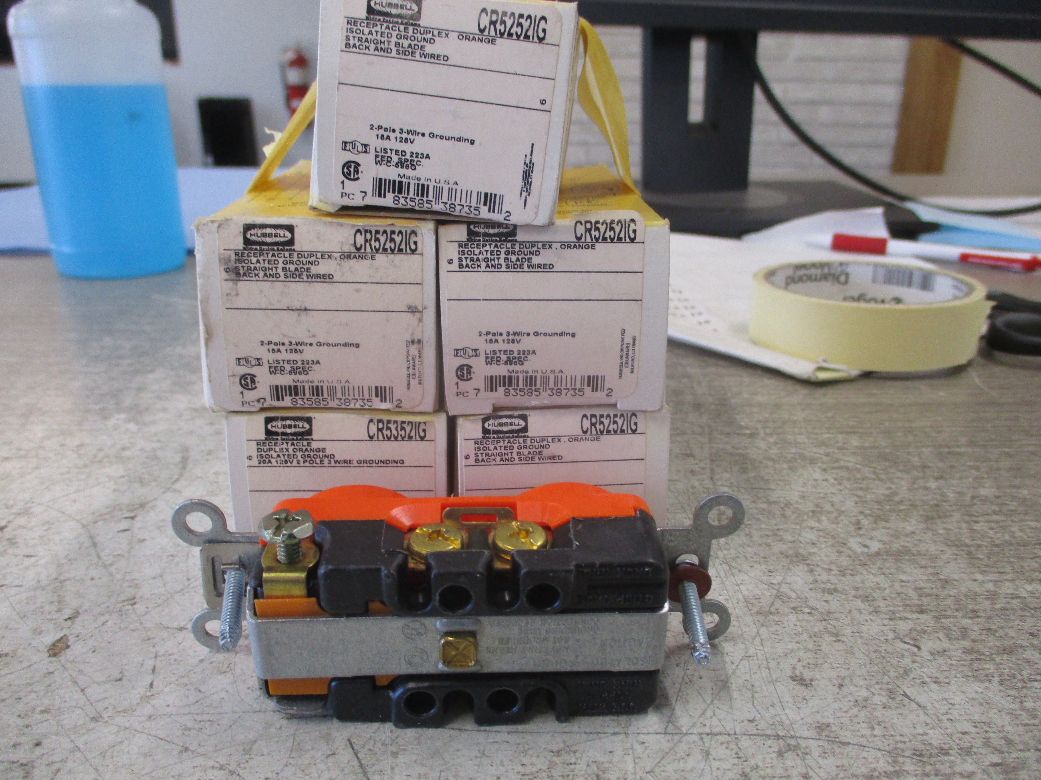Hubbell Duplex Receptacle CR5252IG Orange 15A 125V 2P 3W *Lot of 5* New Surplus