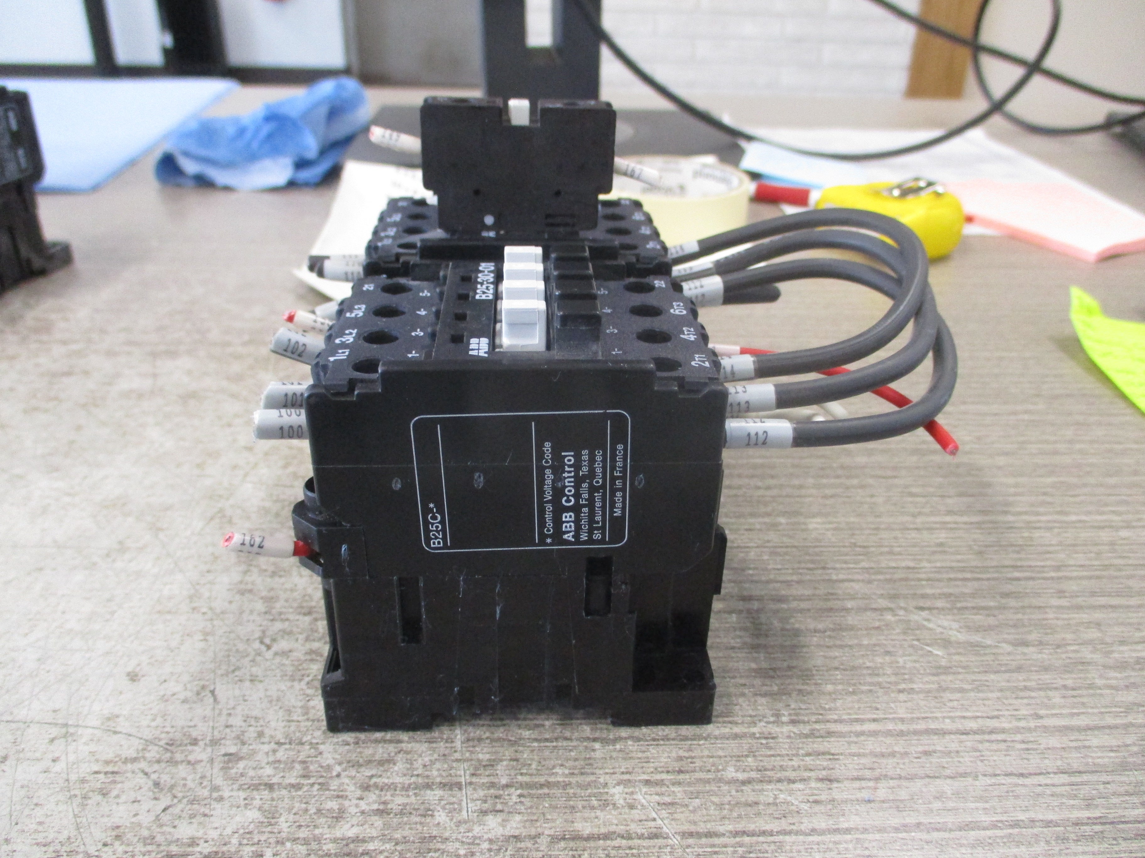 ABB Reversing Contactor B25-30-01 120V Coil 33A 600V (1) Aux Contact Used