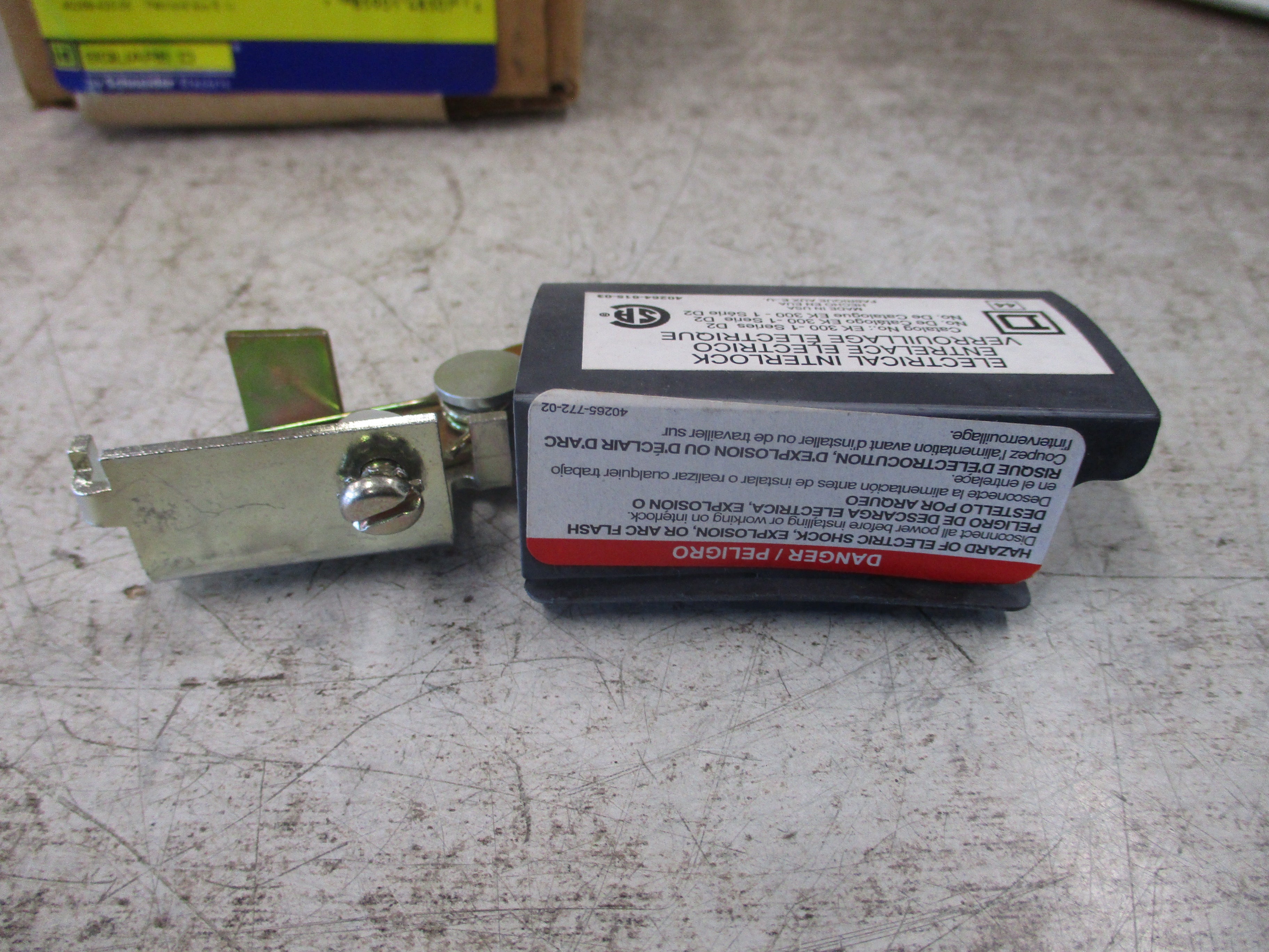 Square D Electrical Interlock EK3001 Ser. D02 For 30A Switch 1 NO , 1 NC