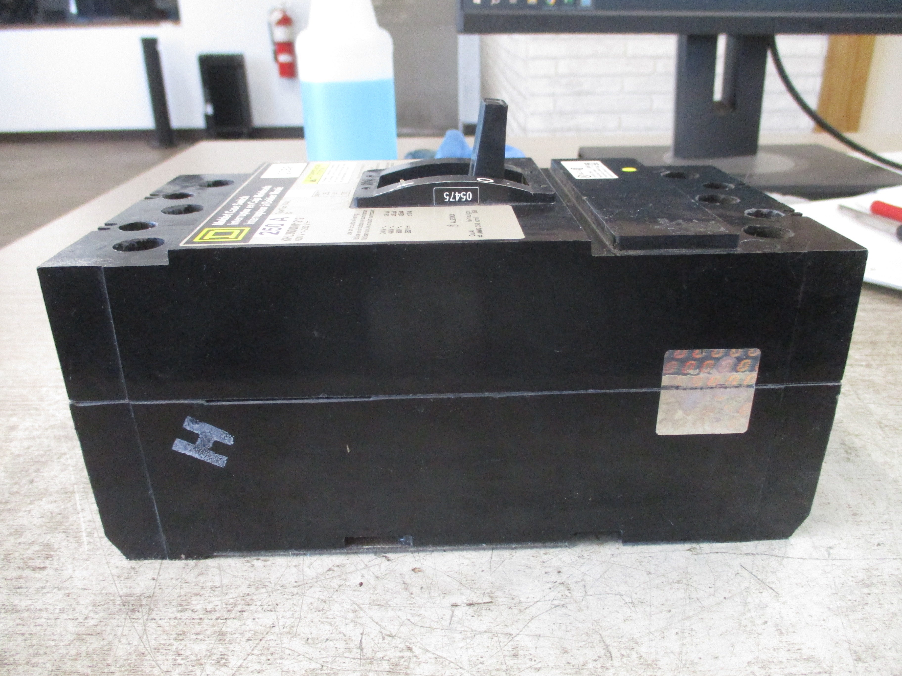 Square D Circuit Breaker KHL36000M1212 250A 600V 3P Used