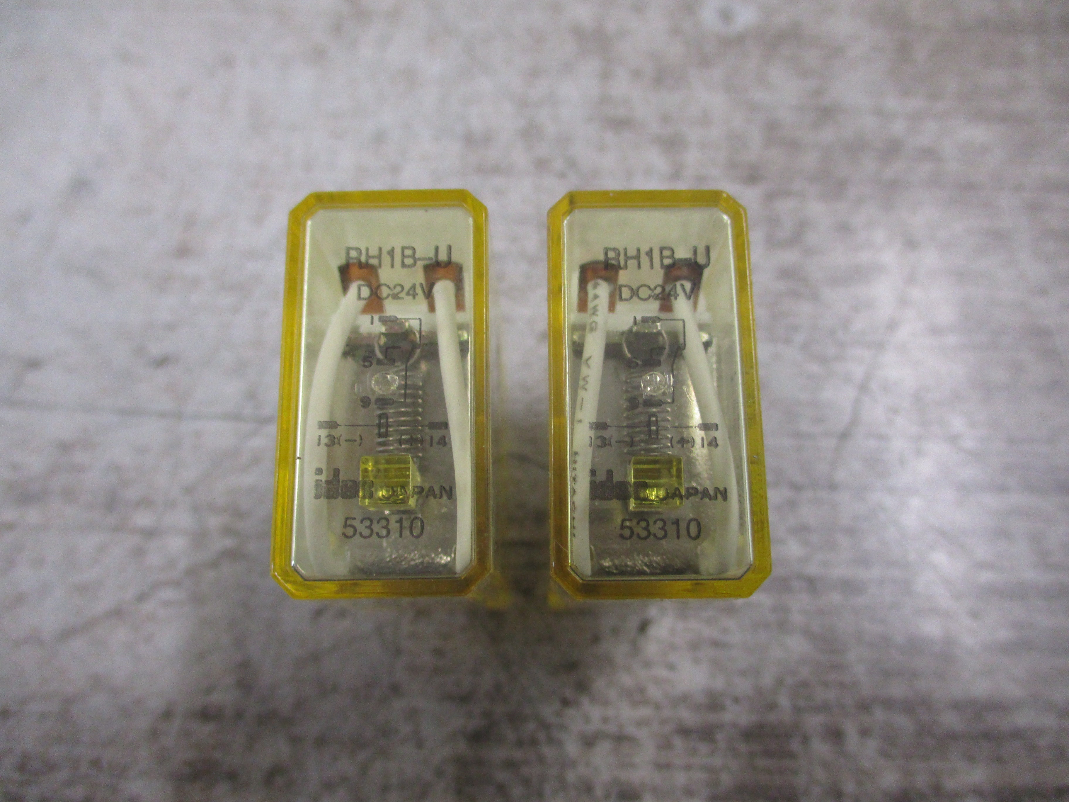 Idec Relay RH1B-U 24VDC Coil *No Base* *Lot of 2* Used