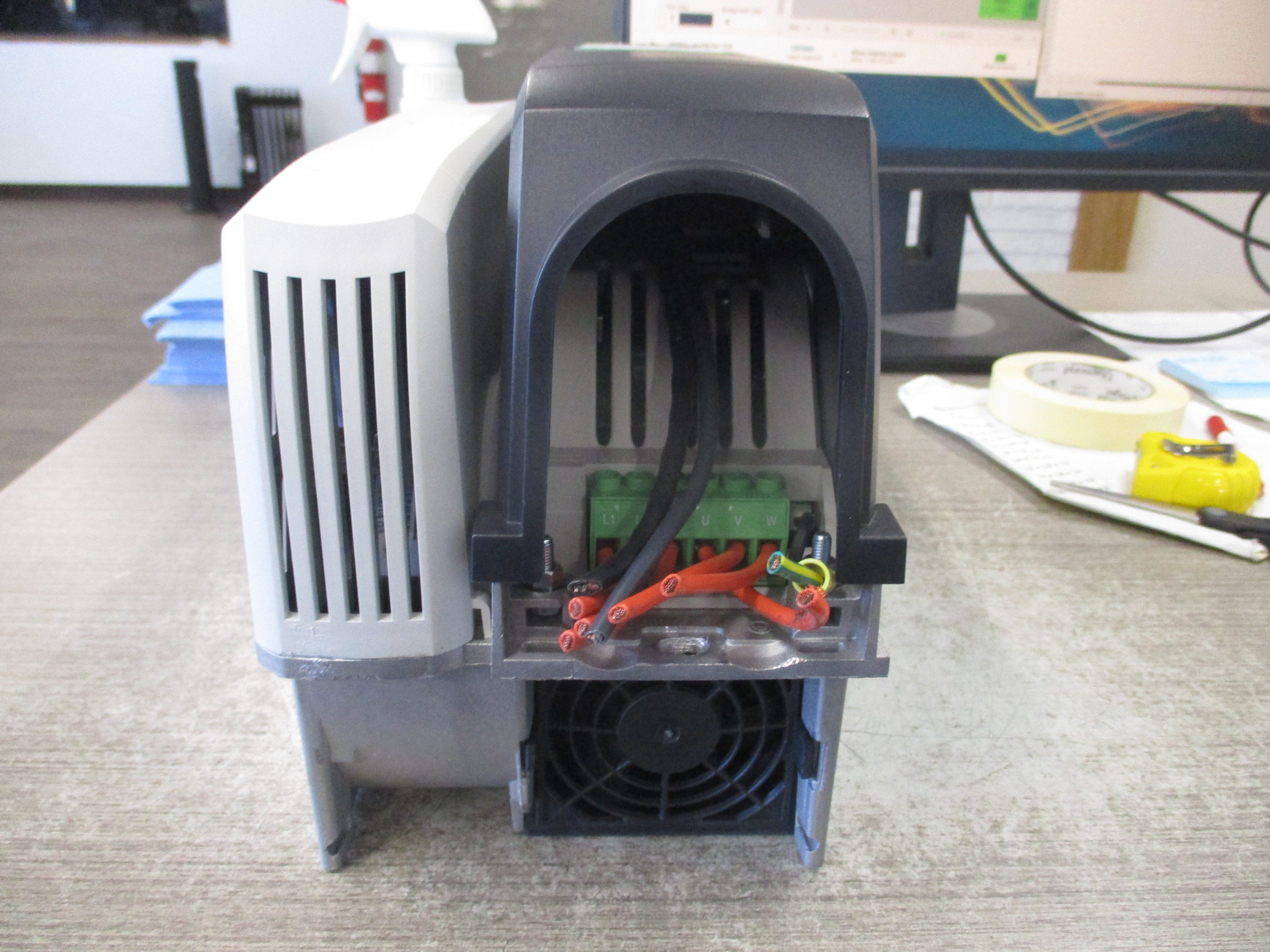 Emerson Control Techniques AC Drive SK2403 Input: 380-480V 50/60Hz 26.6A