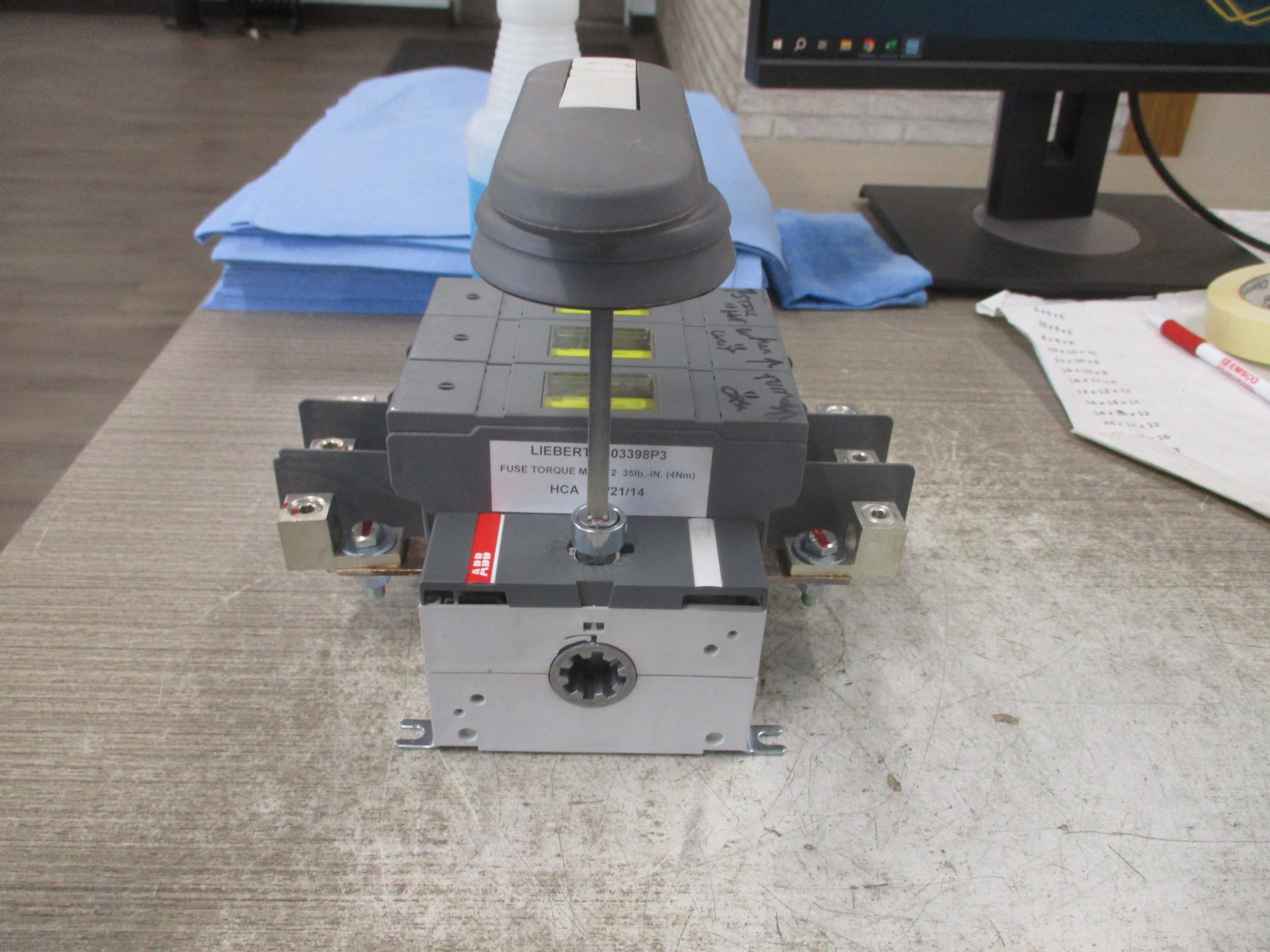 ABB Fusible Disconnect Switch OS100GJ03 100A 600V 3P (3) 80A Fuses Used